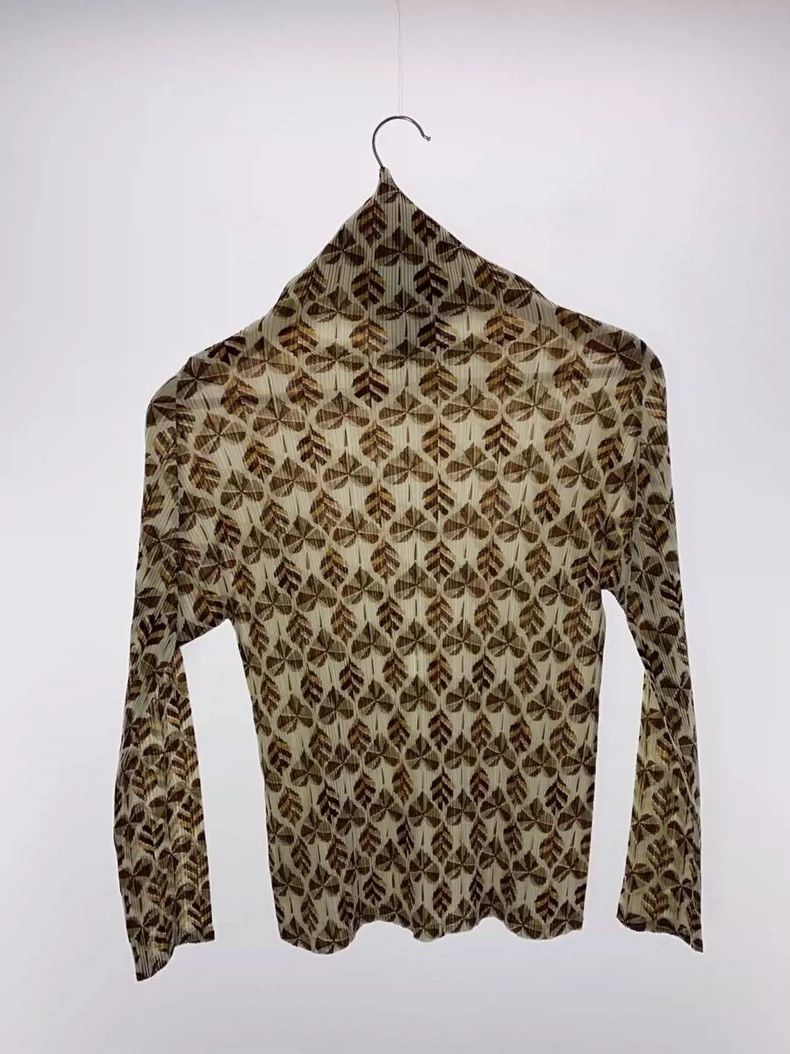 Issey Miyake Issey Miyake Heart-shaped printed pleated top Size L / US 10 / IT 46 - 2 Thumbnail