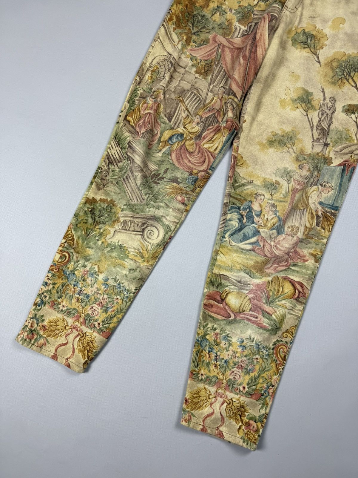 Roberto Cavalli Rare Roberto Cavalli Renaissance Angels Overprinted Jeans Size 32" / US 10 / IT 46 - 5 Thumbnail