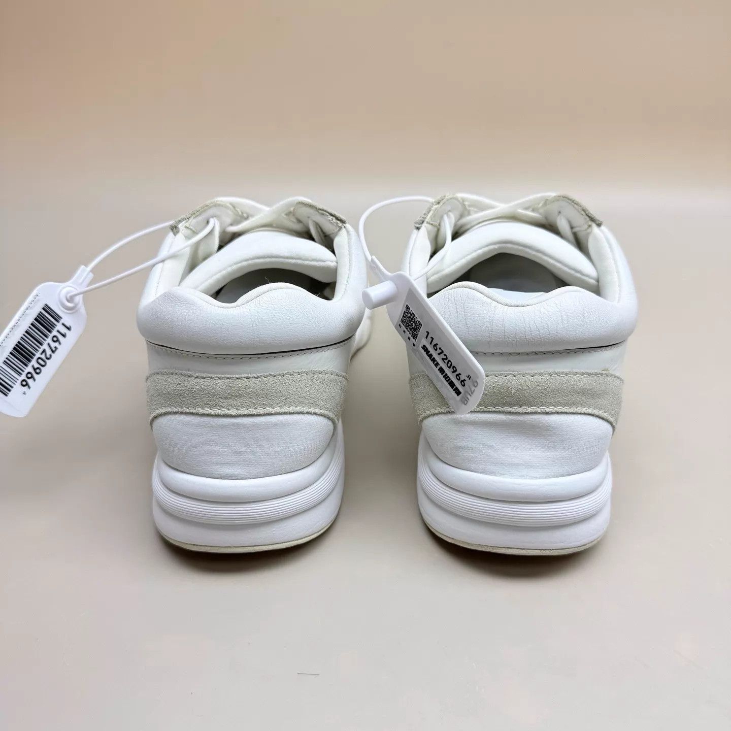 Chanel CHANEL CC Cream Suede Casual Shoes 39 EU 95 New Size US 8.5 / IT 38.5 - 3 Thumbnail