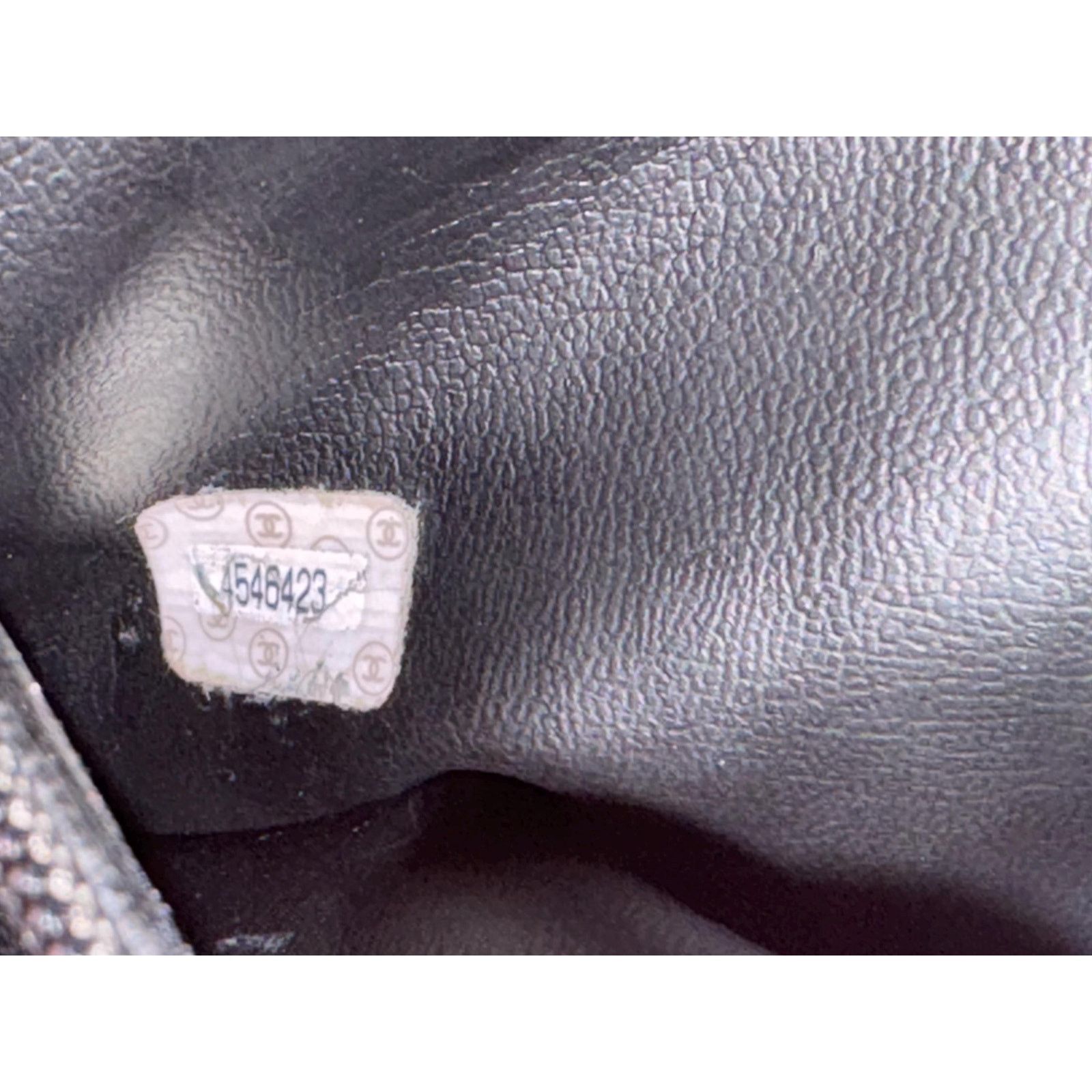 Chanel Authentic Chanel Vintage Patent Leather Black CC Vanity Case Size ONE SIZE - 15 Thumbnail