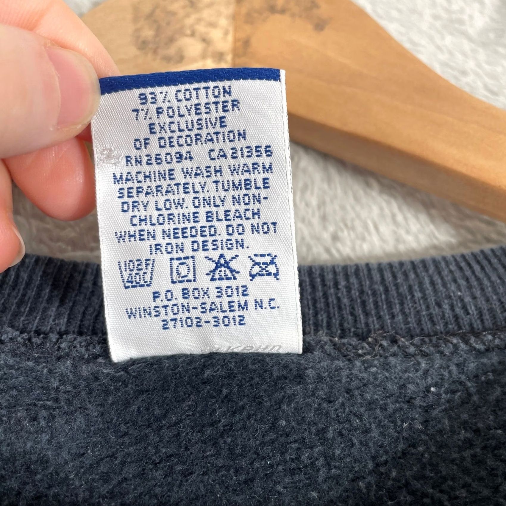 Champion VINTAGE Champion Shirt L Carroll College Sweatshirt Adult Crewneck Navy USA Size L / US 10 / IT 46 - 5 Thumbnail