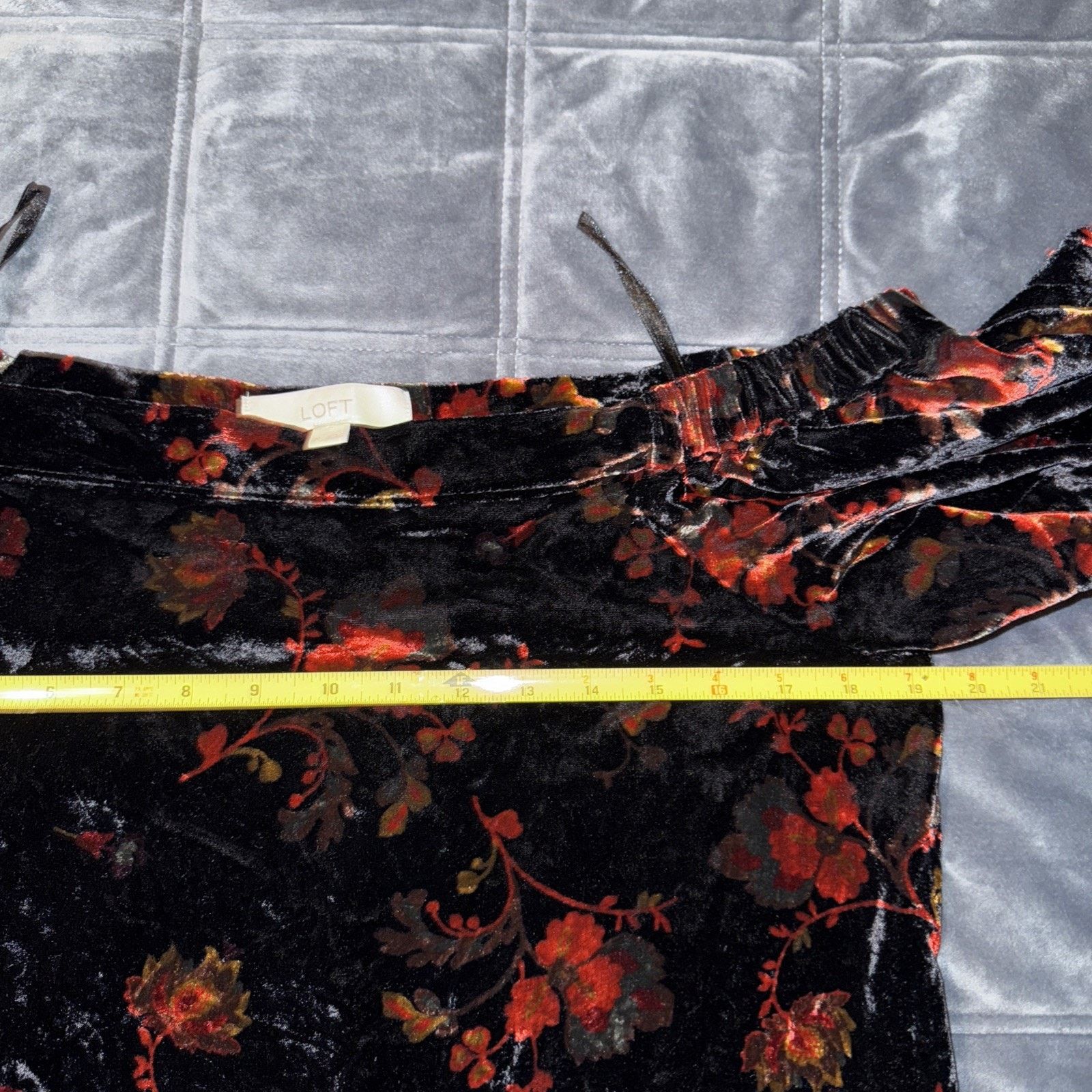 Ann Taylor Ann Taylor LOFT Velvet Burnout Dark Floral Sz M Goth Grunge Size M / US 6-8 / IT 42-44 - 8 Thumbnail