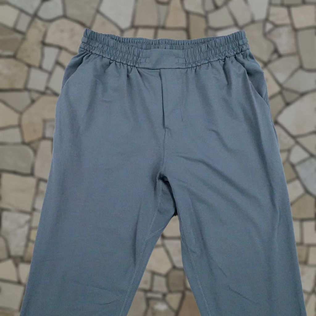 Lululemon Lululemon Pants Mens L Blue Tapered Jersey Jogger Sweats Sweatpants Athletic Regular Size L Size US L / EU 52-54 / 3 - 1 Thumbnail