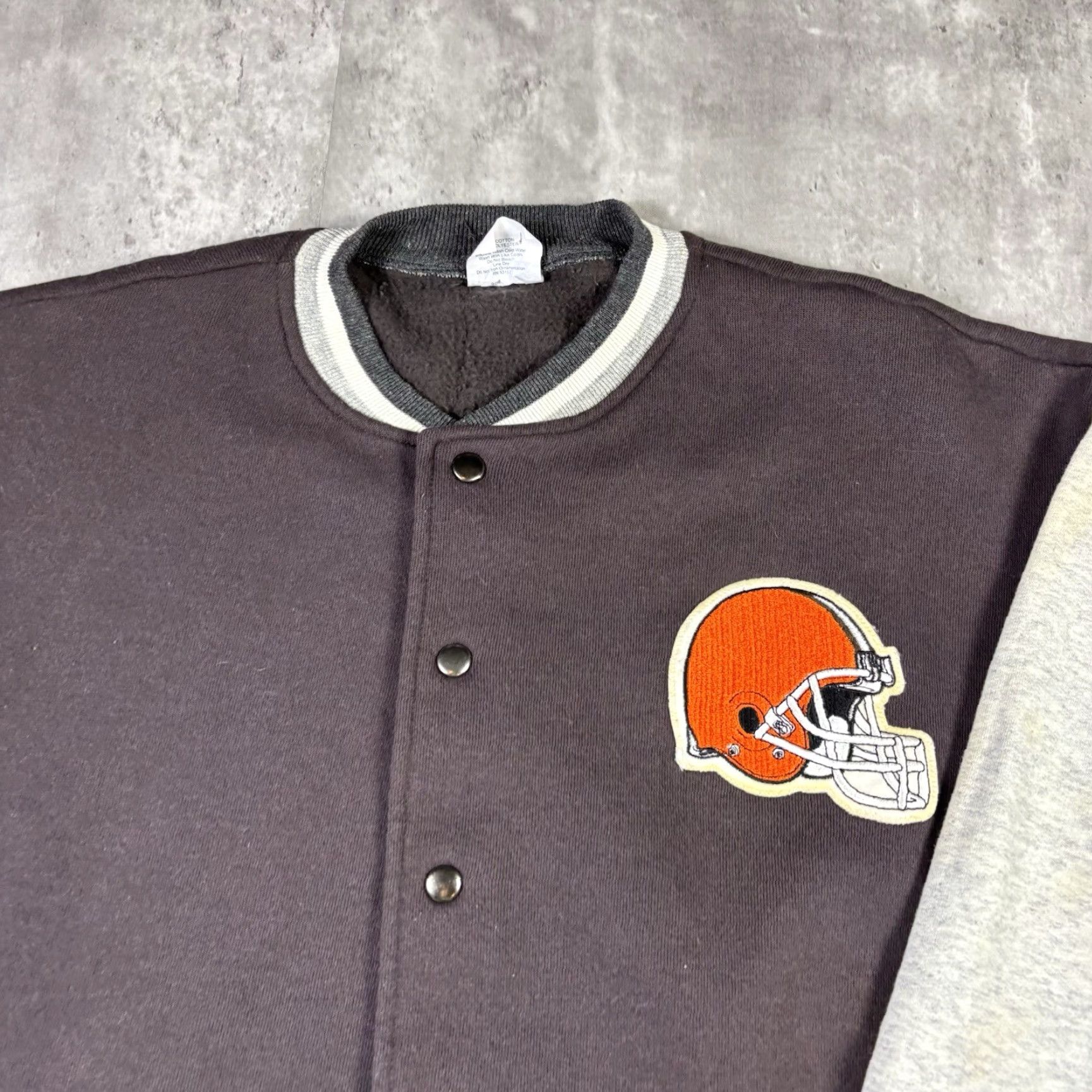 NFL VINTAGE Cleveland Browns Sweatshirt Majestic Button Down Embroidered NFL XL Brown Men Pullover 90s Graphic Print Football Stitch Size US XL / EU 56 / 4 - 3 Thumbnail