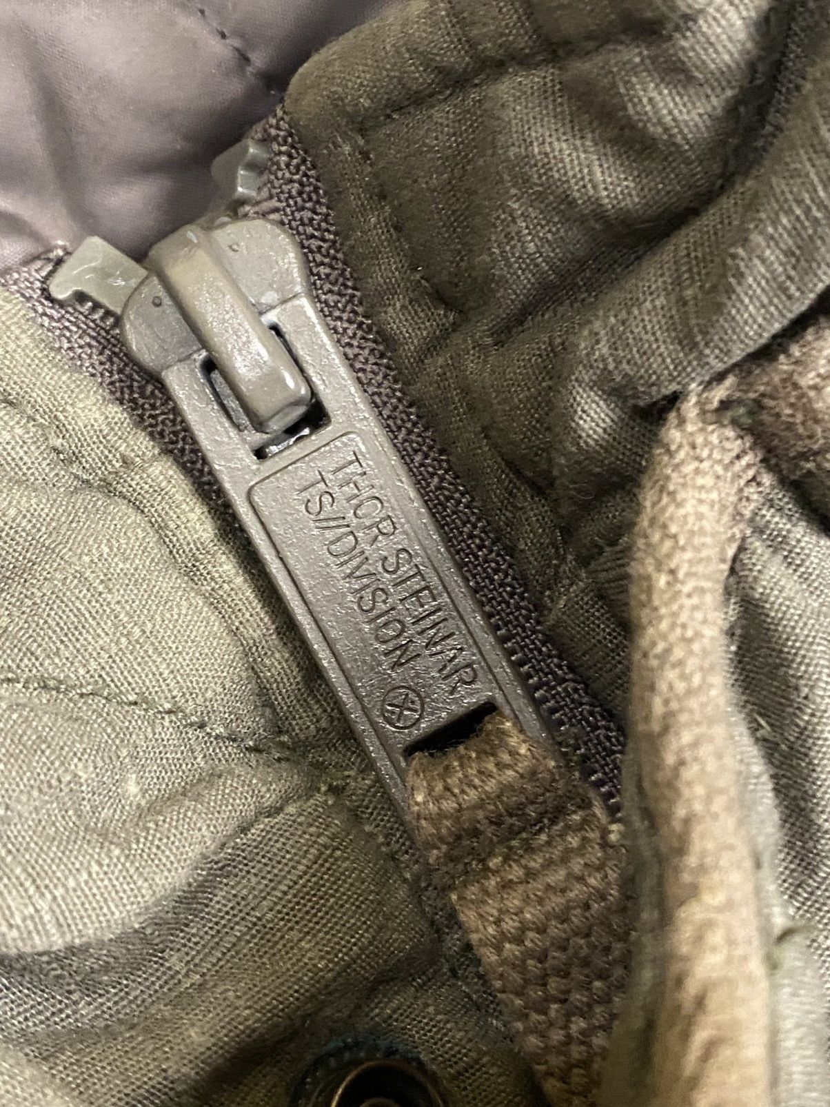 Other Thor Steinar Multipocket Khaki Military Style Parka Size: L Size US L / EU 52-54 / 3 - 7 Thumbnail