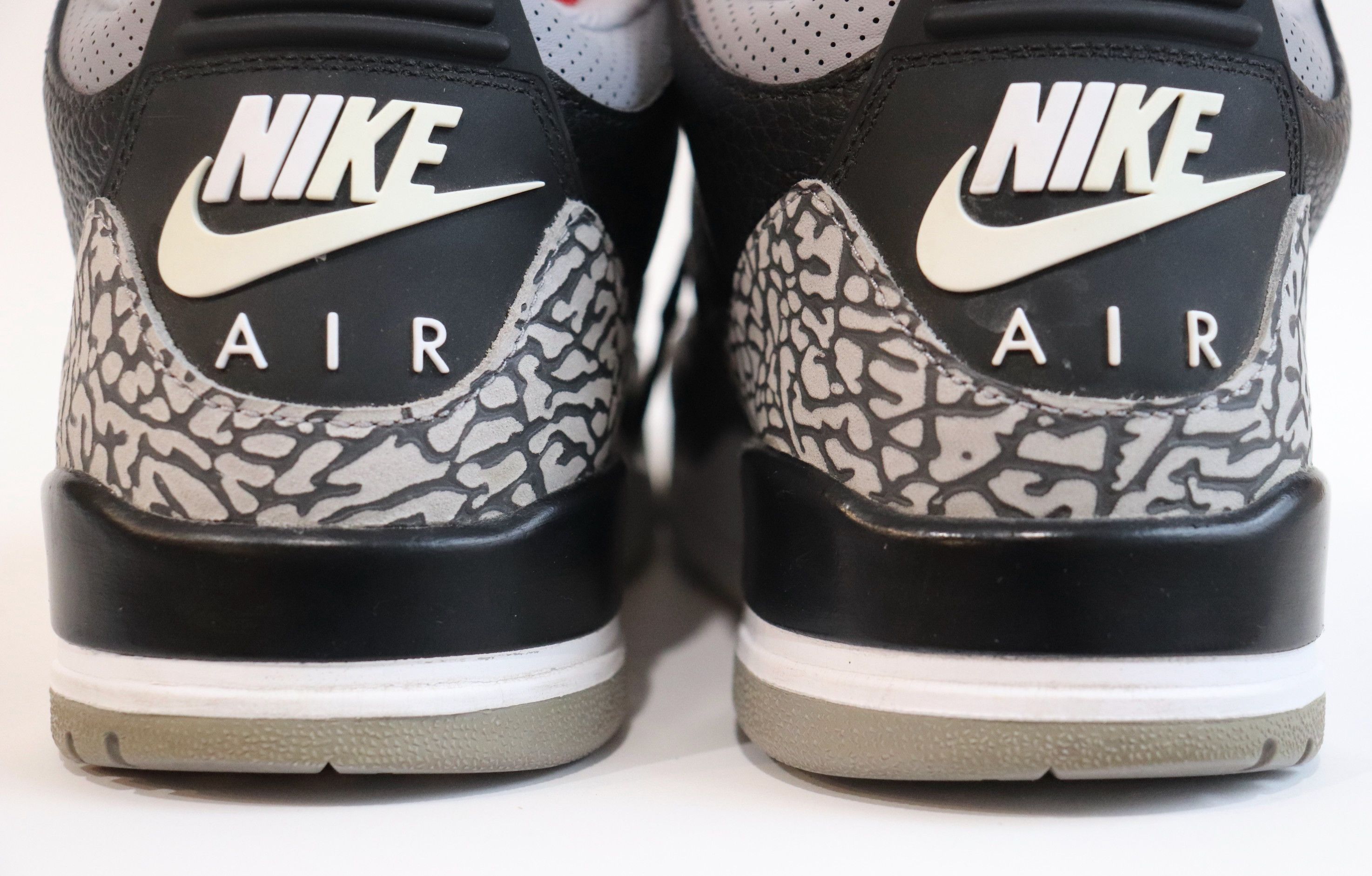 Jordan Brand Nike Air Jordan 3 Black Cement 2018 Retro Men's Sz.8 NDS Size US 8 / EU 41 - 8 Thumbnail