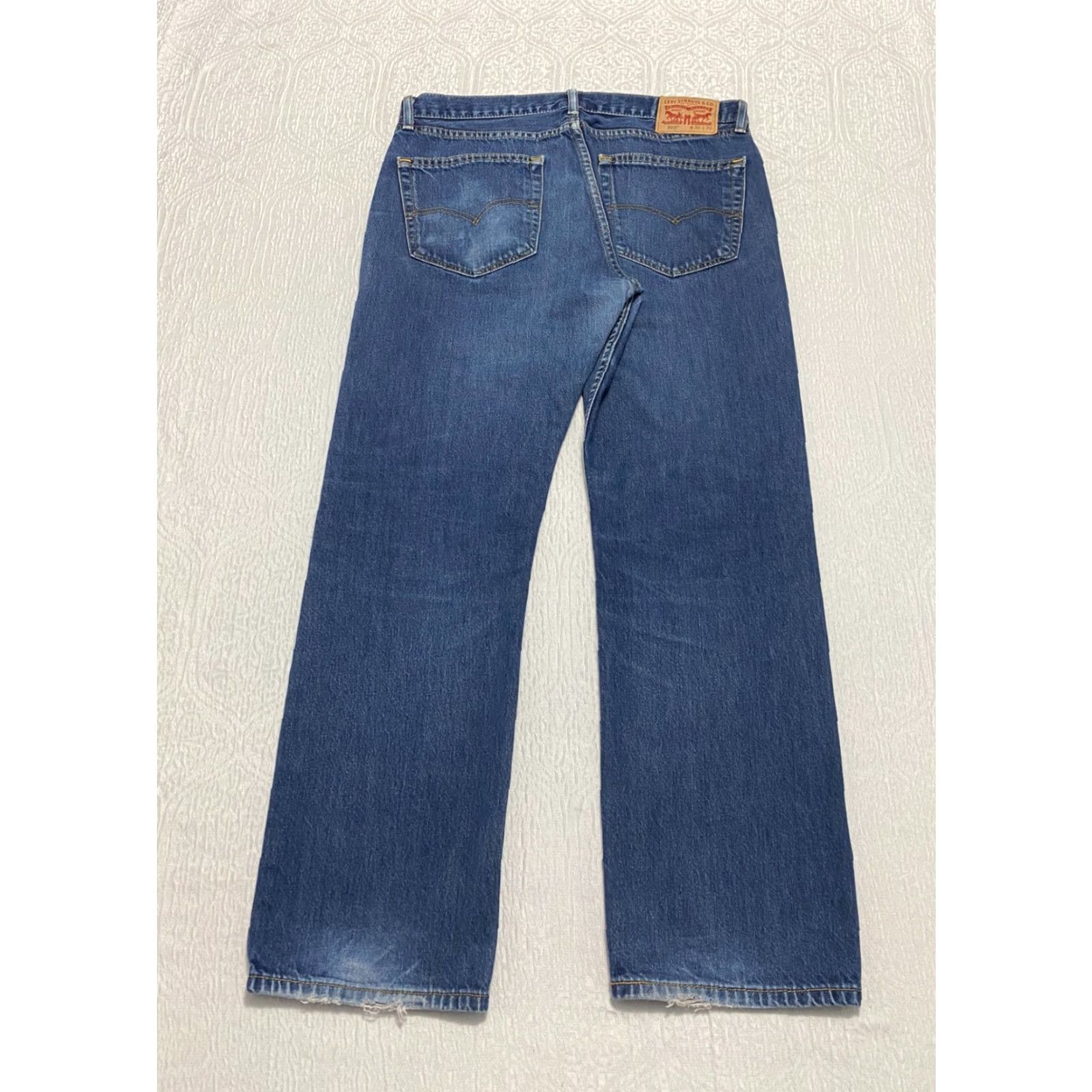 Levi's VINTAGE Levi's 505 Regular Jeans Mens 36 Blue 90s Grunge Distressed Medium Wash 5-Pocket Mens Clothing Size US 36 / EU 52 - 2 Thumbnail