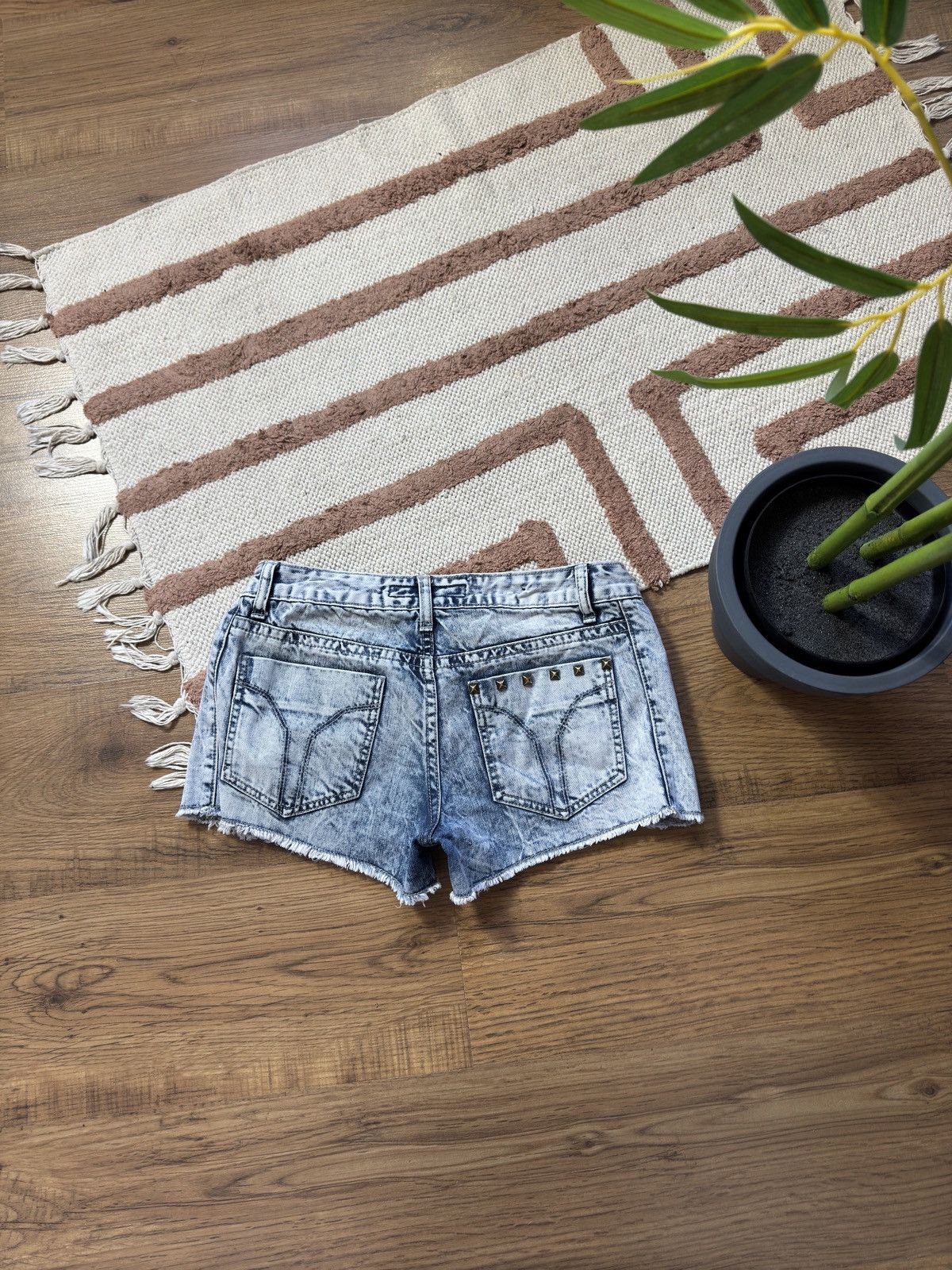 Miss Sixty VINTAGE MISS SIXTY 2000s MINI SHORTS Size 28" / US 6 / IT 42 - 5 Thumbnail