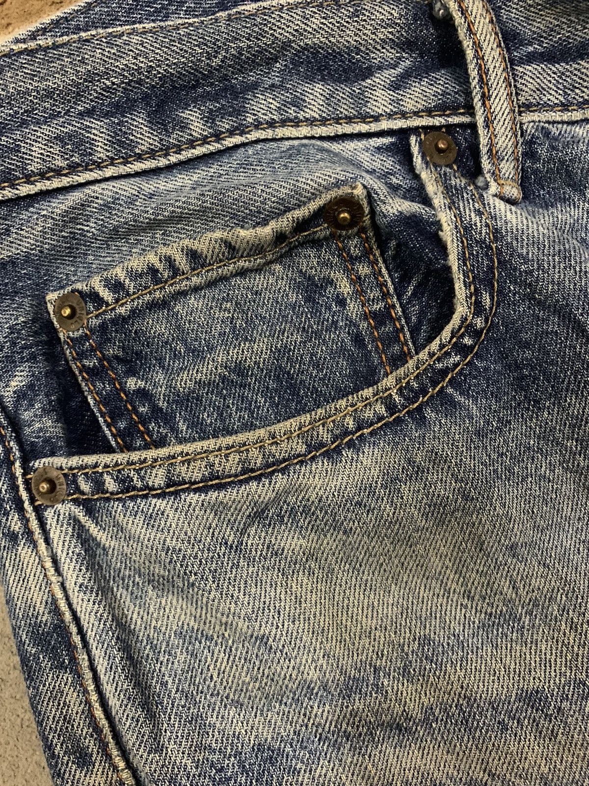 Uniqlo Vintage Uniqlo Dirt Mud Wash Straight Leg Distressed Jeans Size US 33 - 5 Thumbnail