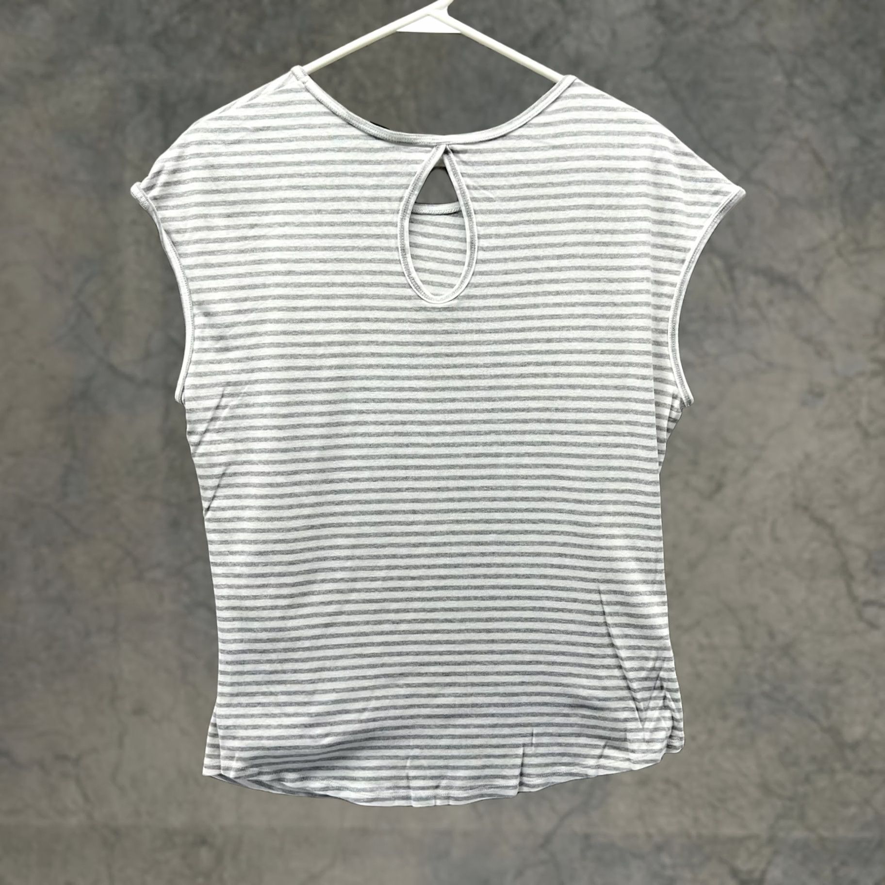 Tommy Bahama VINTAGE Tommy Bahama Shirt Womens Large Gray White Stripe Cap Sleeve Keyhole Back Top Size L / US 10 / IT 46 - 1 Thumbnail