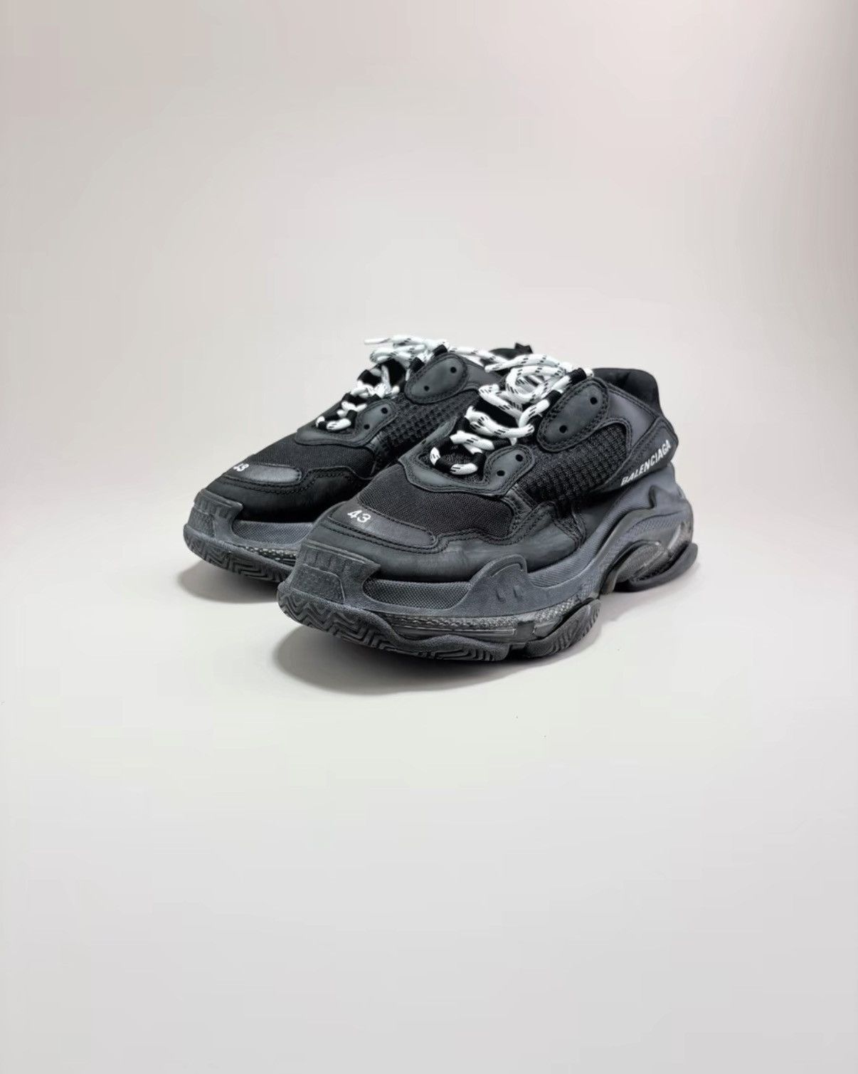 Balenciaga BALENCIAGA TRIPLE S Black Distressed Dad Sneakers K1 Size US 9.5 / EU 42-43 - 1 Thumbnail