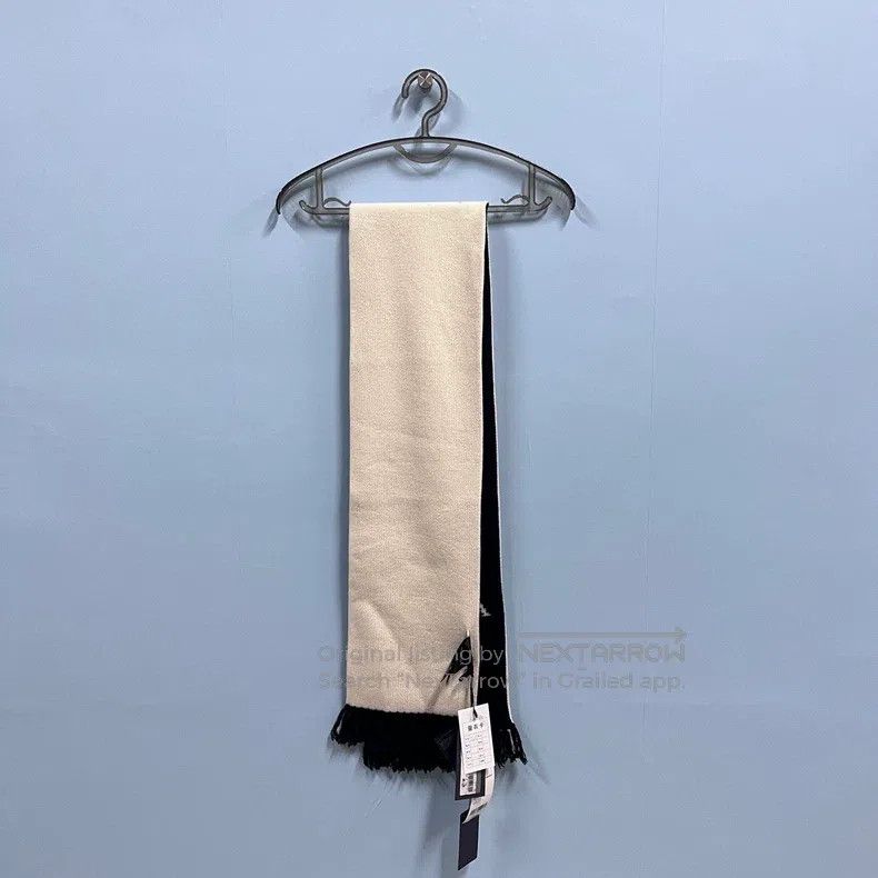 Prada Prada Double-sided useable logo letter velvet scarf Size ONE SIZE - 2 Thumbnail