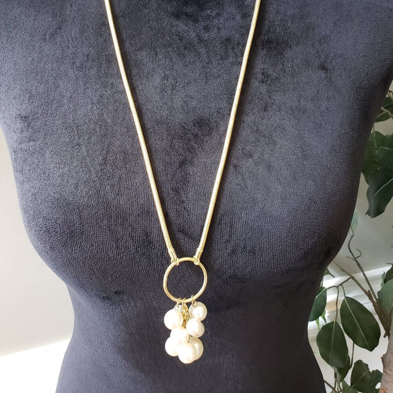 The Unbranded Brand Gold Snake Chain Circles Charm Pearls Necklace Lobster Clasp Size ONE SIZE - 1 Thumbnail