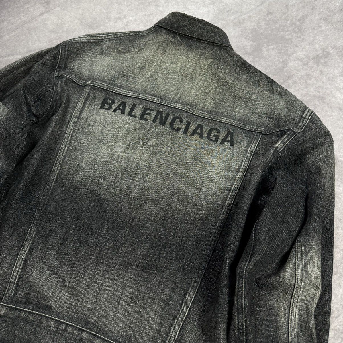 Balenciaga Balenciaga Jeans Jacket Oversized Size US L / EU 52-54 / 3 - 8 Thumbnail