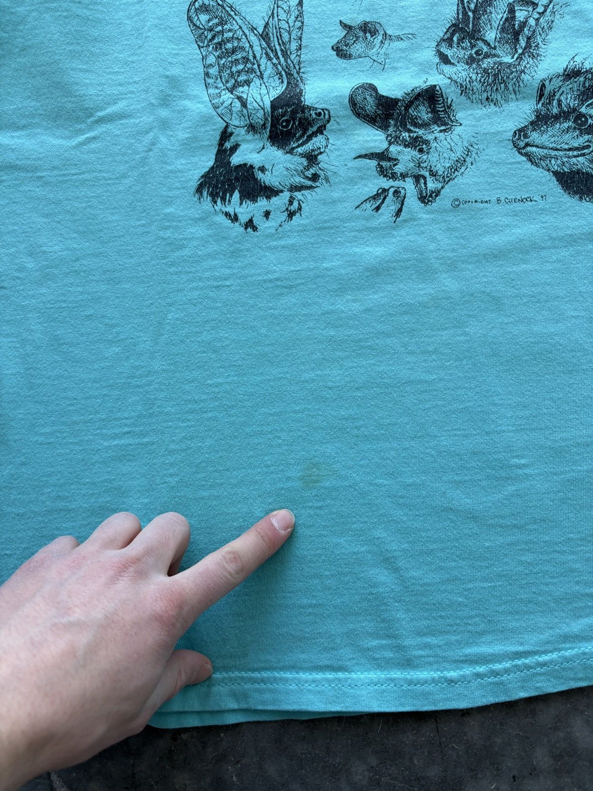 Vintage Vintage 90s Bat Graphic Tee Size US L / EU 52-54 / 3 - 6 Thumbnail