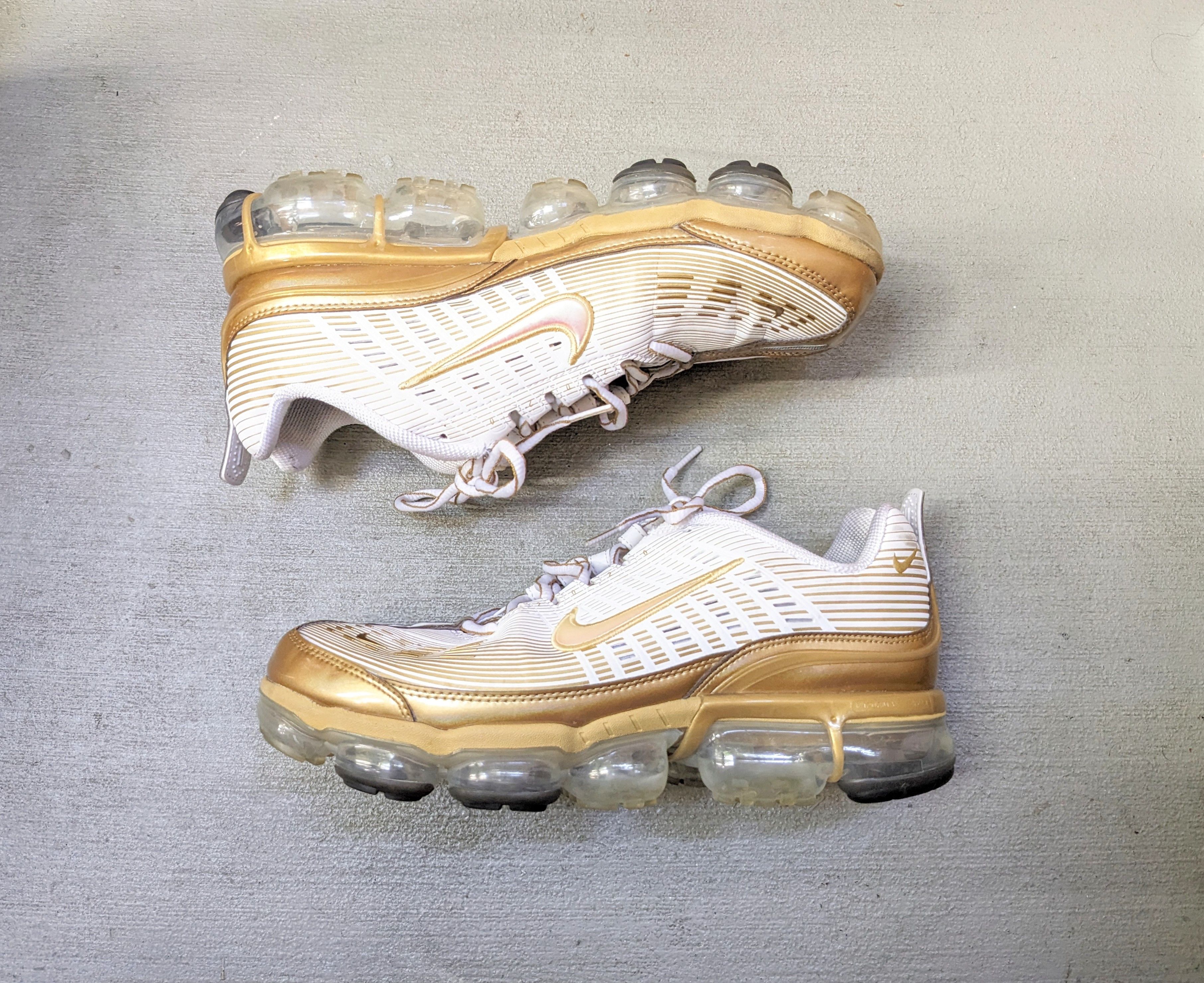 image of Nike Air Vapormax 360 Gold Size 11 Silver White Ck9671-101 Shoes in Gold/White/Silver, Men's