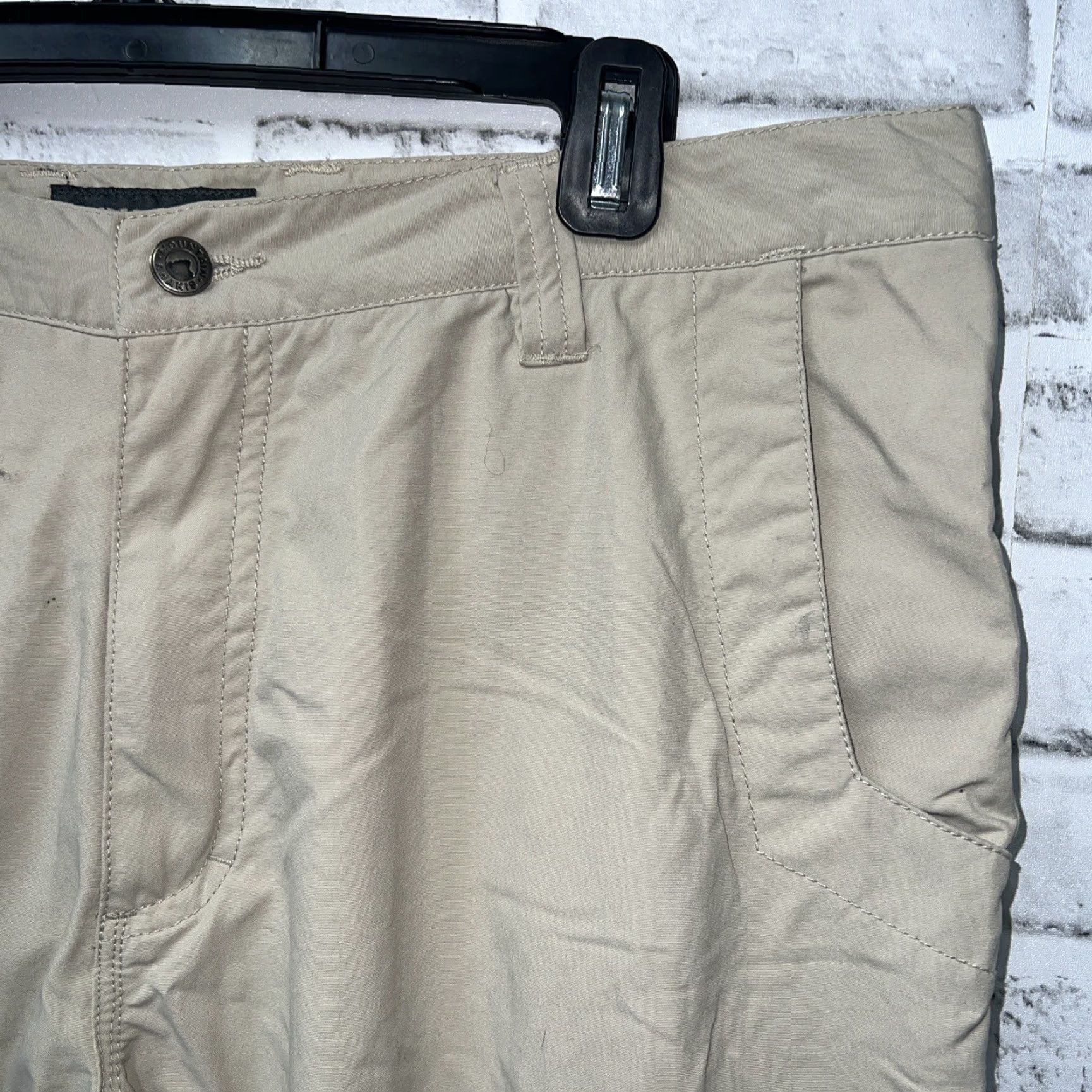 Mountain Khakis Mountain Khakis Beige Hiking Pants Mens 38x30 Regular Khakis Inseam 30 Beige Hiking Pants Mens 38x30 Regular Khakis Mountain Khakis Size US 38 / EU 54 - 2 Thumbnail