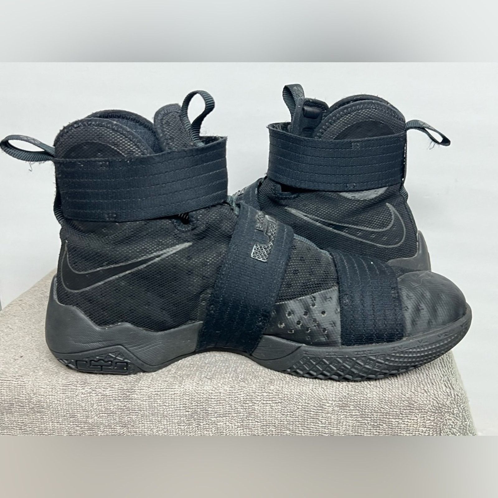 Nike Nike Mens LeBron Soldier 10 844374-001 Basketball Shoes Size US 10.5 / EU 43-44 - 7 Thumbnail