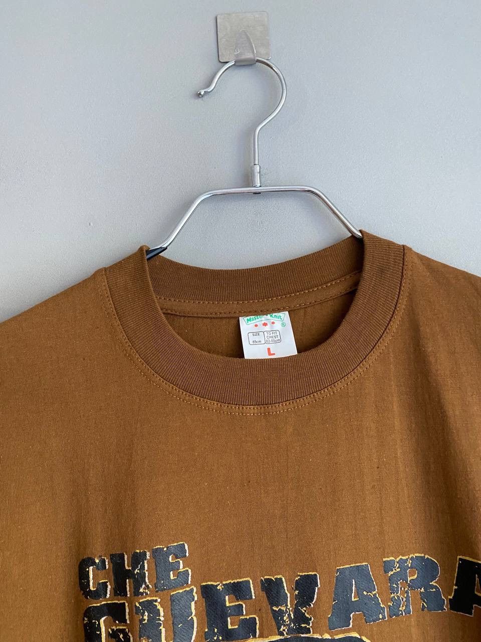 Vintage Vintage Che Guevara Print Brown T-Shirt, Size L Size US L / EU 52-54 / 3 - 8 Thumbnail