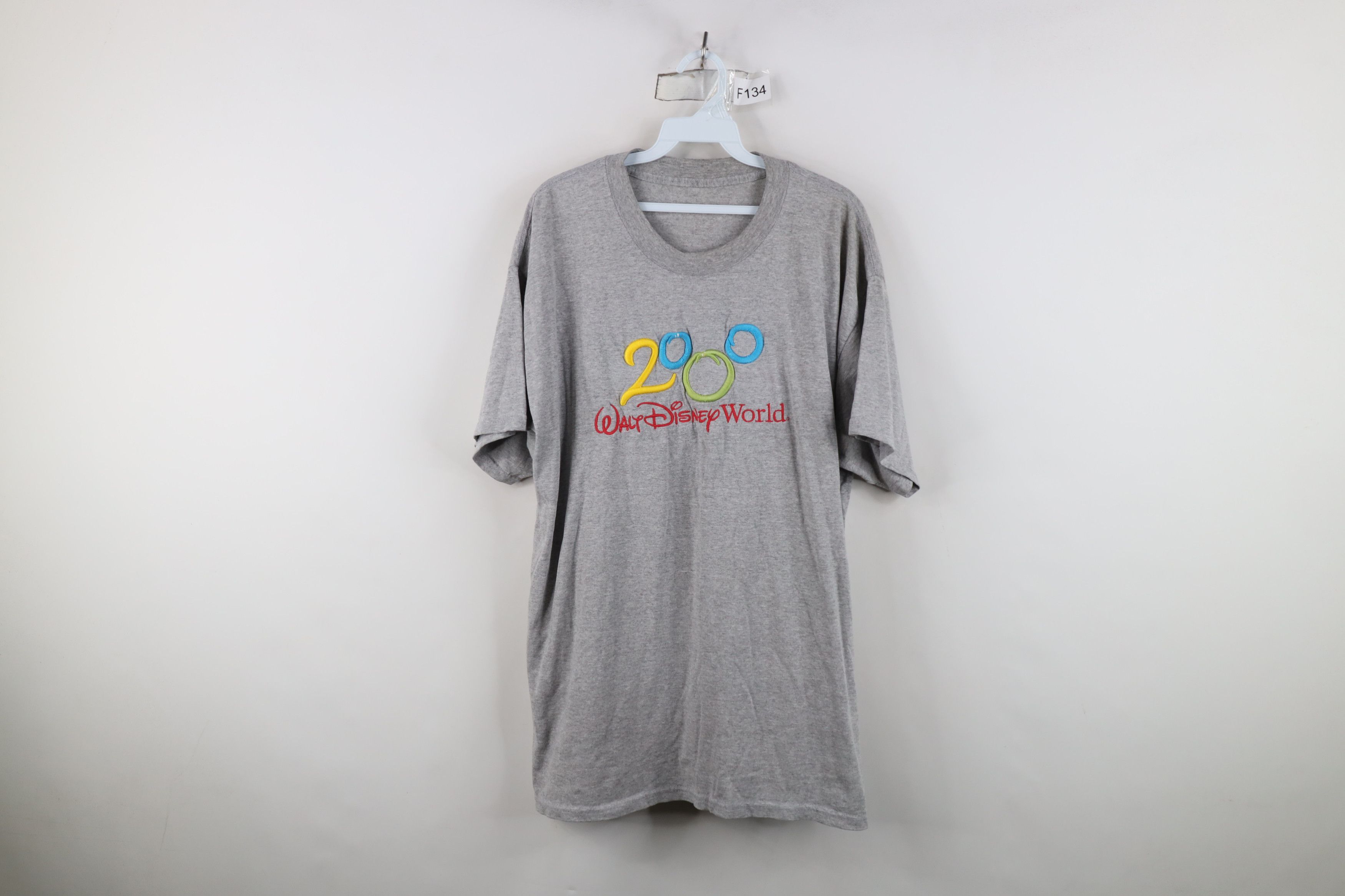 Vintage Vintage Y2K 2000 Spell Out Walt Disney World T-Shirt Gray Size US XL / EU 56 / 4 - 1 Thumbnail