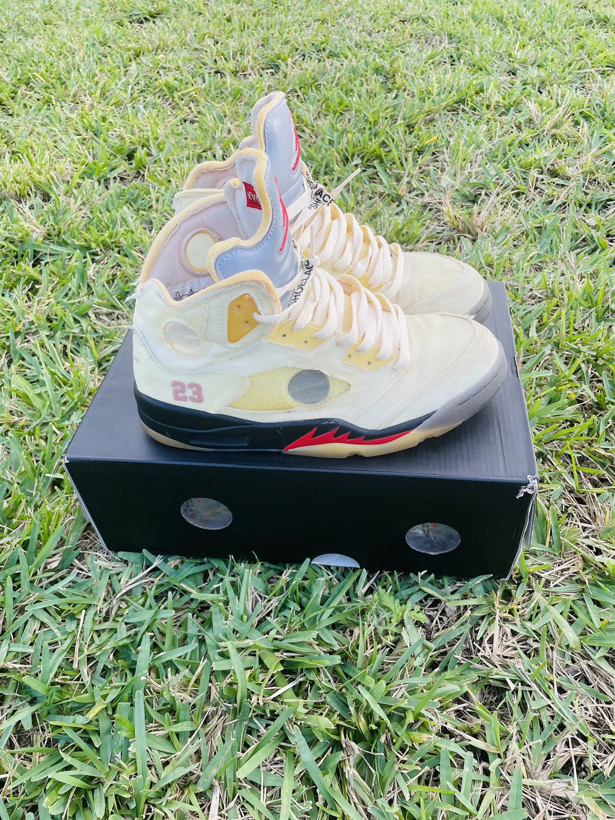 Jordan Brand Off-White x Air Jordan 5 SP ‘Sail’ Size US 7.5 / EU 40-41 - 5 Thumbnail