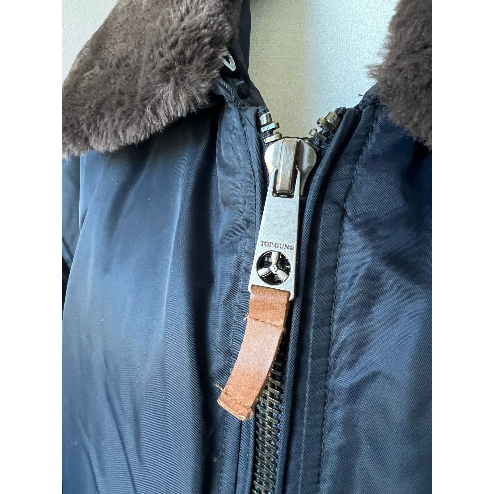 Vintage TOP GUN® B-15 MEN'S HEAVY DUTY FLIGHT BOMBER JACKET XL Size US XL / EU 56 / 4 - 10 Thumbnail