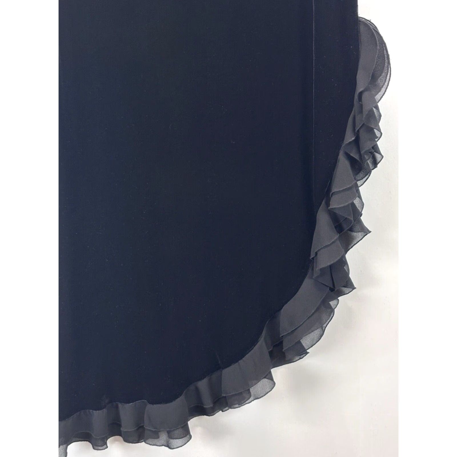 Vintage VINTAGE JS Collection Velvet Skirt Sz 16 Women’s Black Ruffle Trim Goth 90s Whimsigoth Asymmetric Long Long Skirt Womens Size 38" / US 16 / IT 52 - 4 Thumbnail