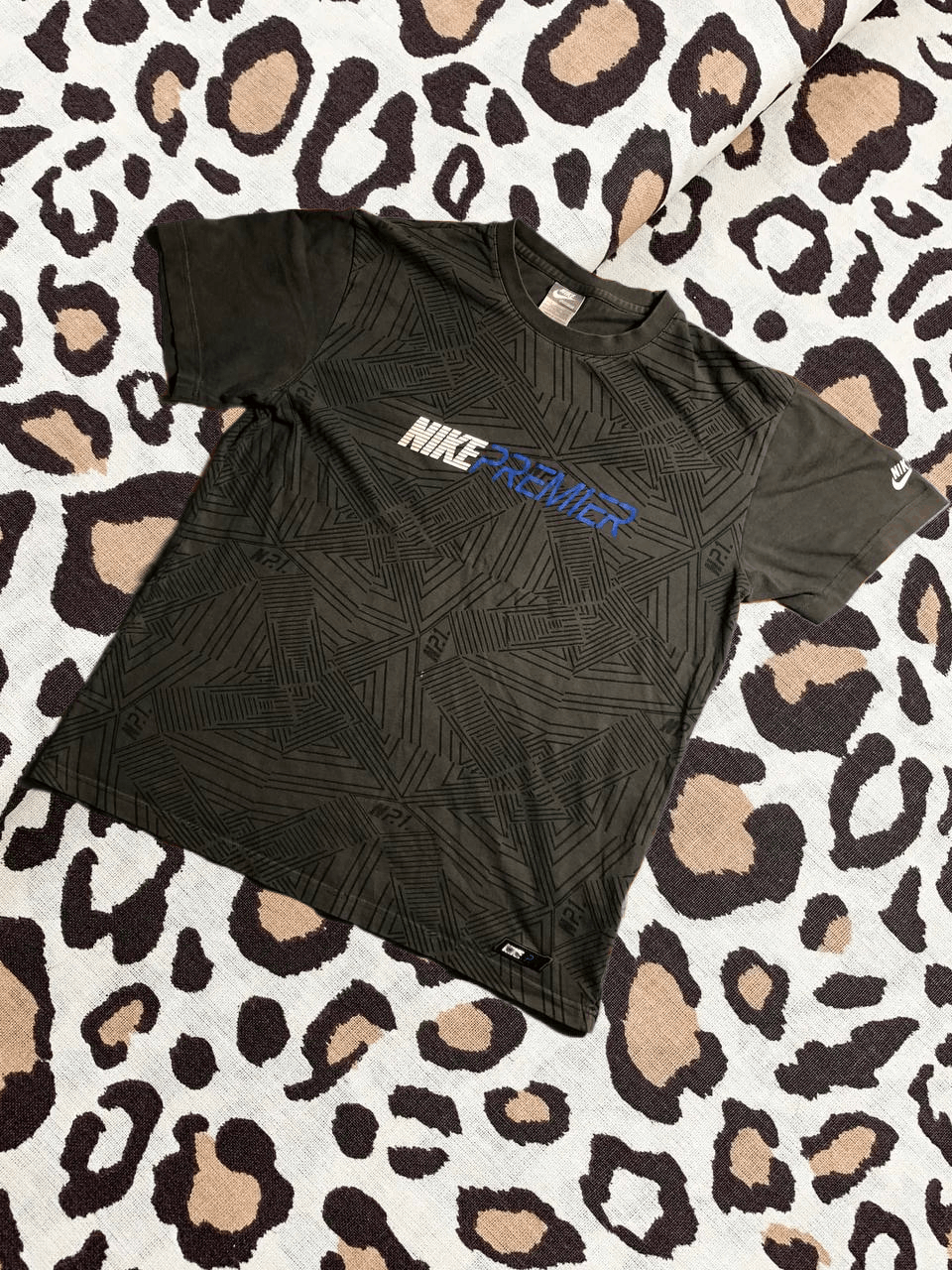 Nike Vintage Nike T-Shirt Big Logo Size US L / EU 52-54 / 3 - 1 Thumbnail