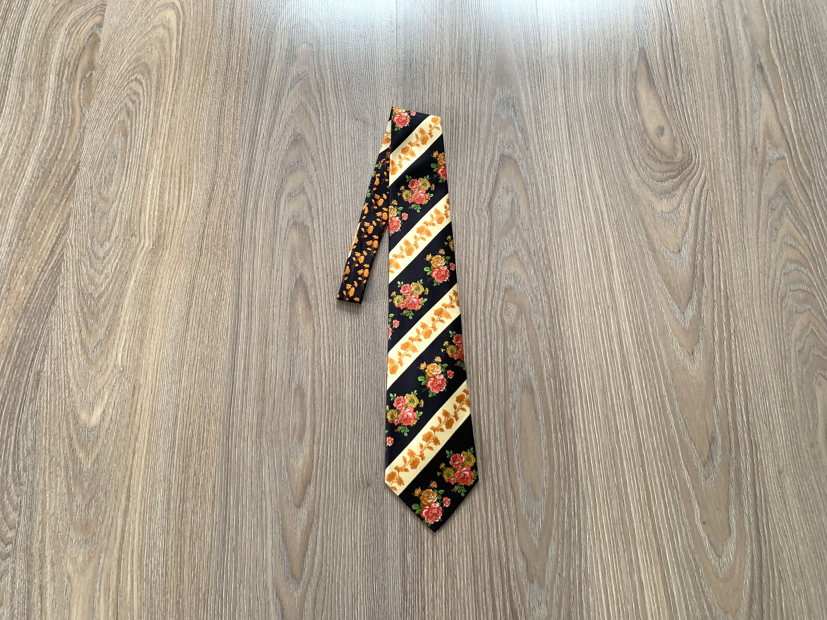 Kenzo Rare Kenzo Homme Italian Flower Printed Silk Tie Size ONE SIZE - 1 Thumbnail