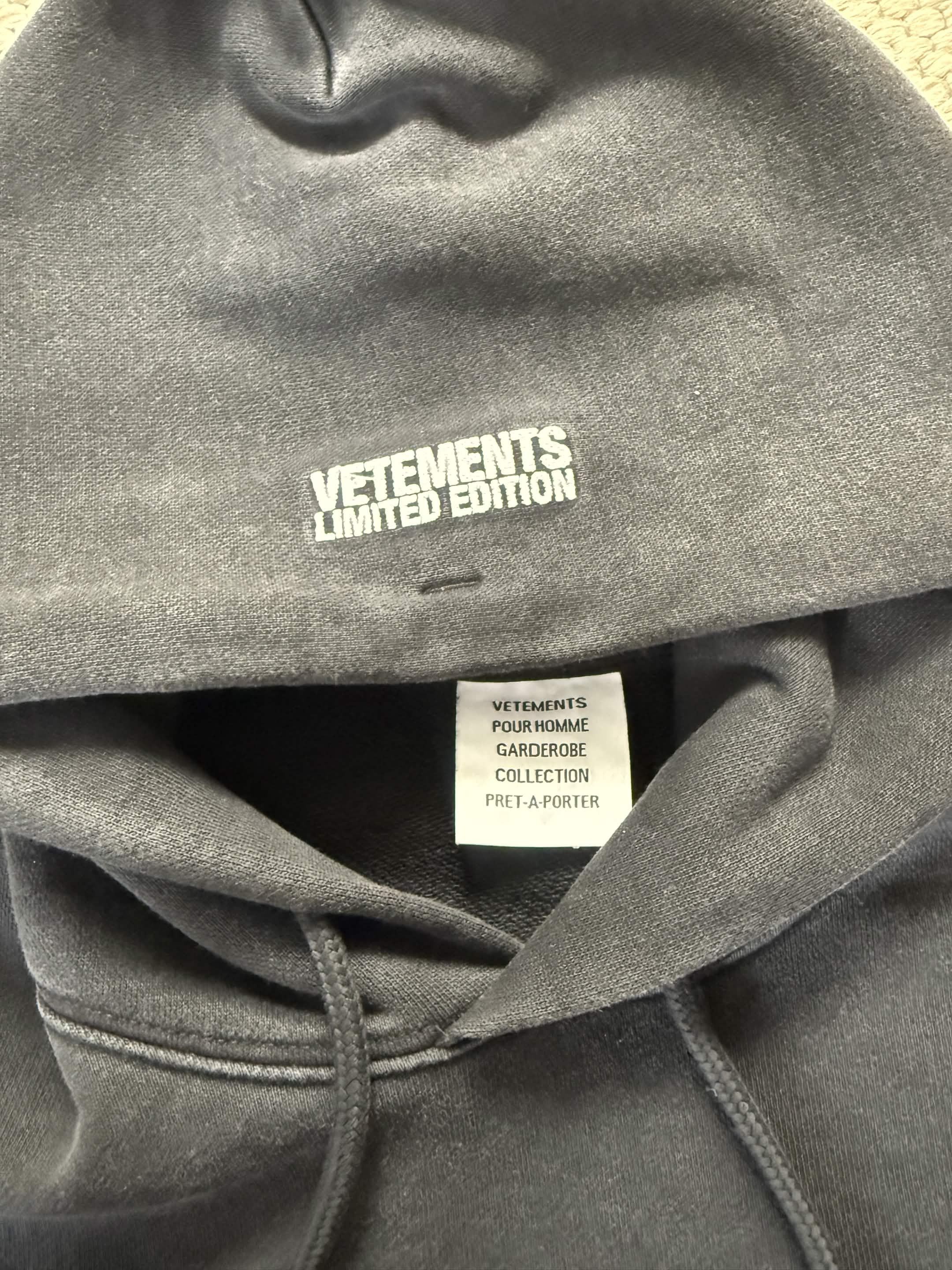 Vetements Vetements Iconic Logo Hoodie Size US XS / EU 42 / 0 - 5 Thumbnail