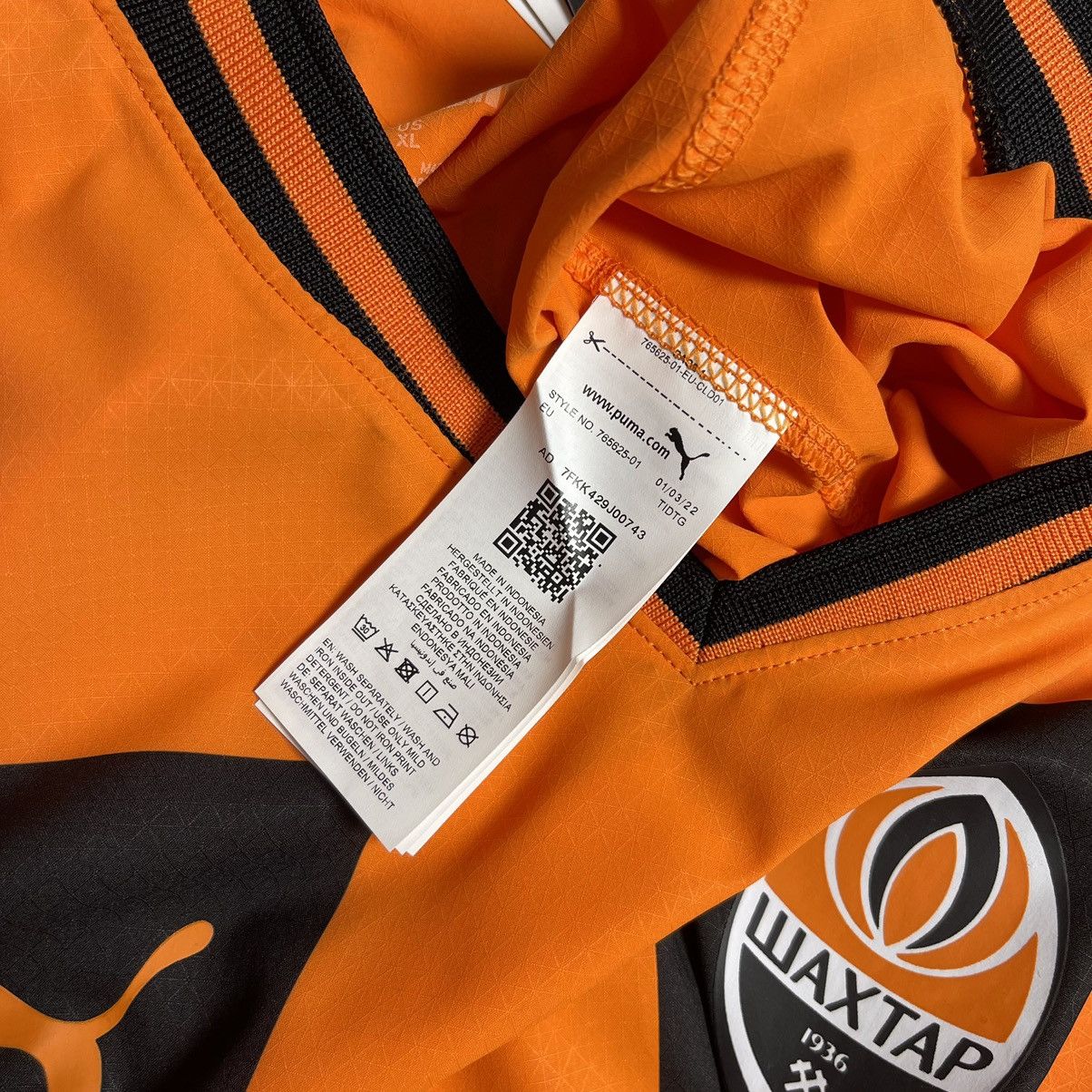 Puma × Vintage NWT SHAKHTAR PUMA 2022/2024 FOOTBALL HOME JERSEY #10 MUDRYK Size US XL / EU 56 / 4 - 8 Thumbnail