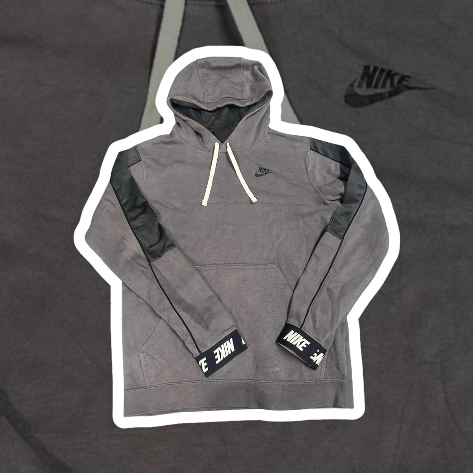 Nike Nike Grey Pullover Hoodie with Black Accents Size US S / EU 44-46 / 1 - 1 Thumbnail