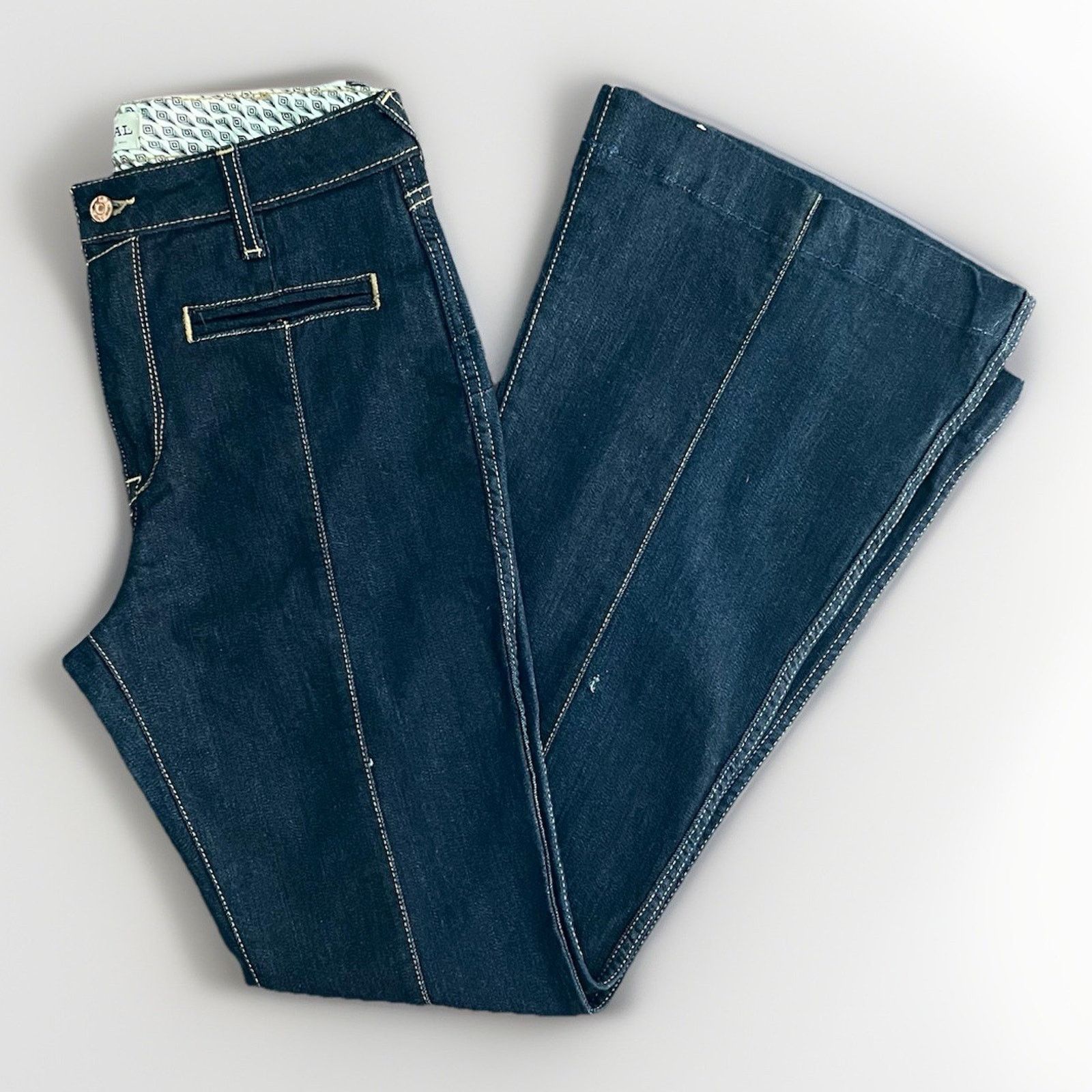 Ariat NWT Ariat R.E.A.L 32R High Rise Flare Jean Dark Wash Western Size 32" / US 10 / IT 46 - 1 Thumbnail