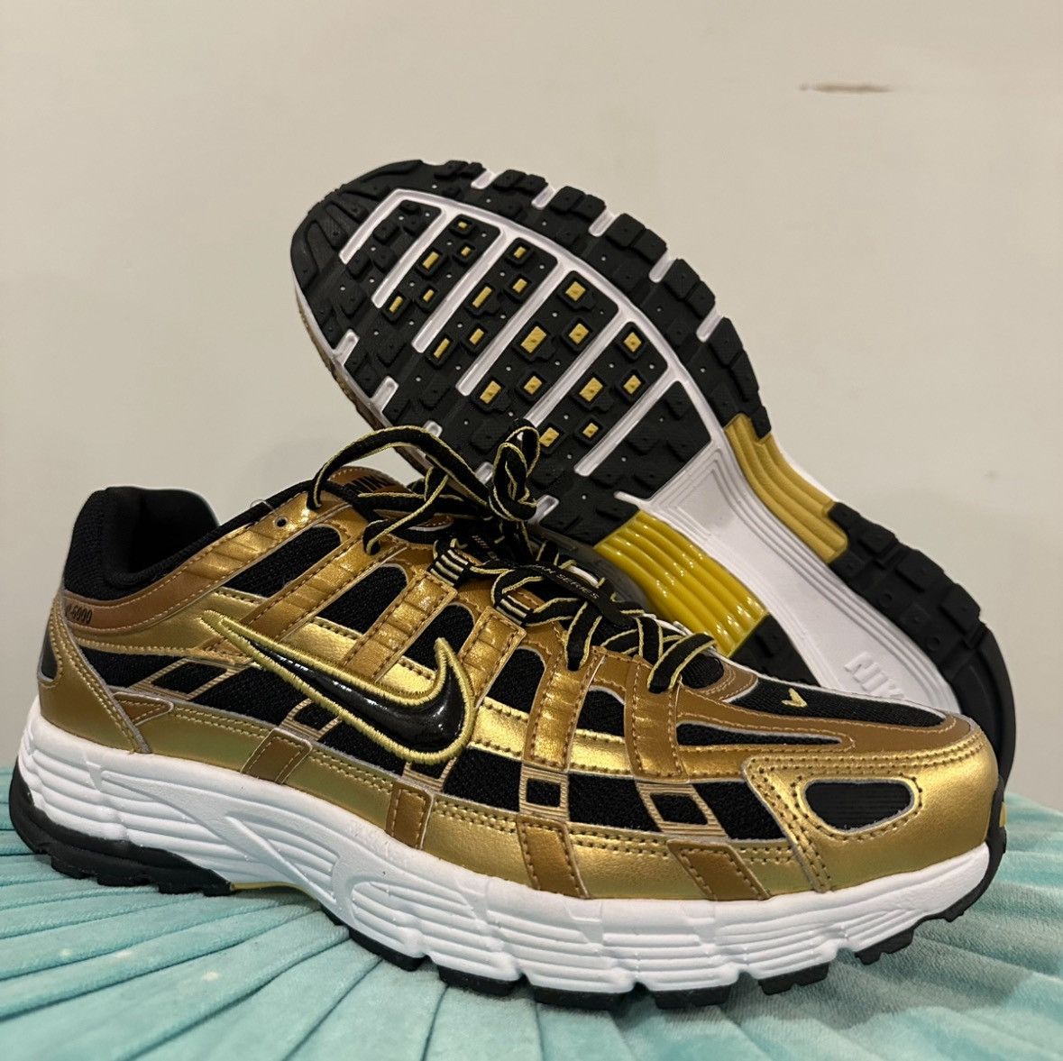 Nike Nike P-6000 Metallic Gold Infinite Gold White black Size US 9.5 / EU 42-43 - 7 Thumbnail