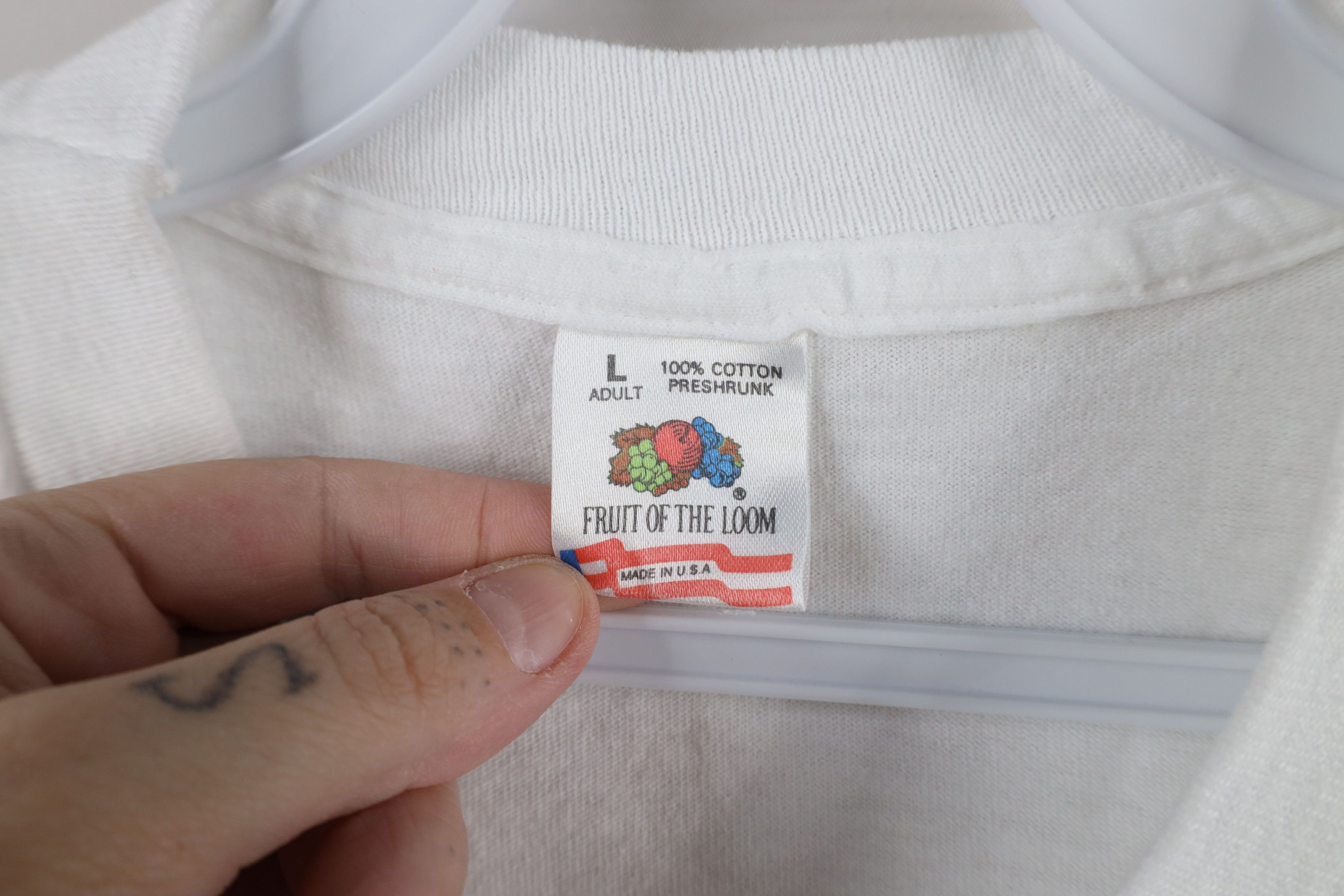 Vintage Vintage 90s Streetwear Chocolate Candy Easter T-Shirt USA Size L / US 10 / IT 46 - 7 Thumbnail