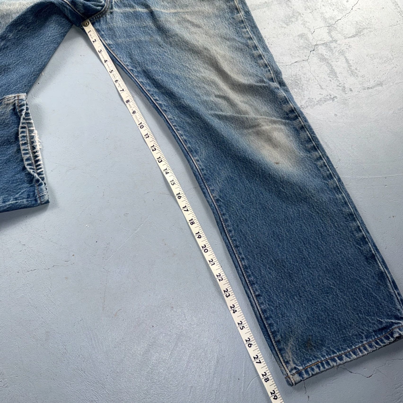 Levi's VINTAGE Levi's 501 Jeans Straight Blue Light Wash 34x32 90s 501 Series Mens Jeans Size US 34 / EU 50 - 6 Thumbnail