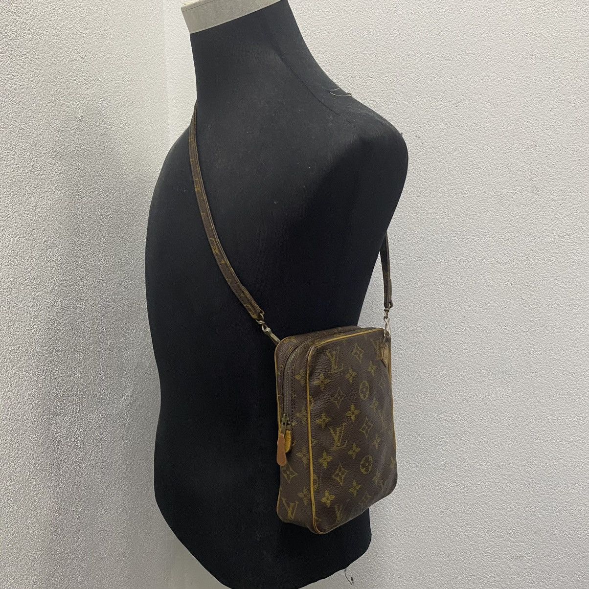 Vintage ‼️YES‼️AUTH. VINTAGE LOUIS VUITTON MINI DANUBE SHOULDER BAG Size ONE SIZE - 17 Thumbnail