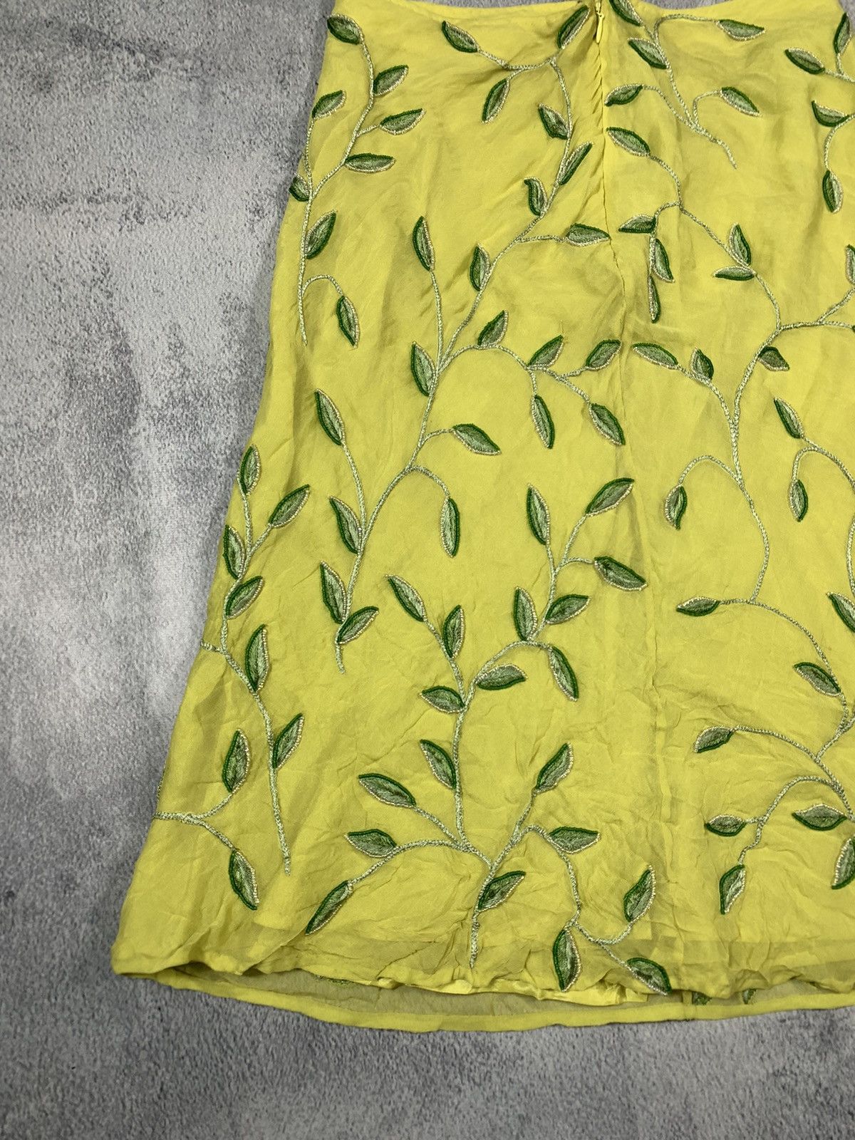 Japanese Brand × Vintage Vintage Y2K Japanese beads flora midi skirt streetwear Size 28" / US 6 / IT 42 - 2 Thumbnail