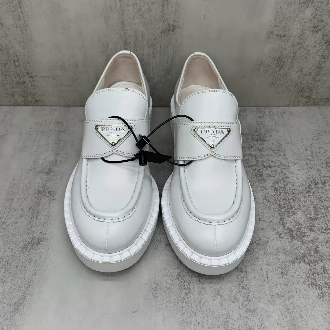 Prada Prada White Triangle Logo Loafers 36.5 95 New LX1044 Size US 6 / IT 36 - 4 Thumbnail