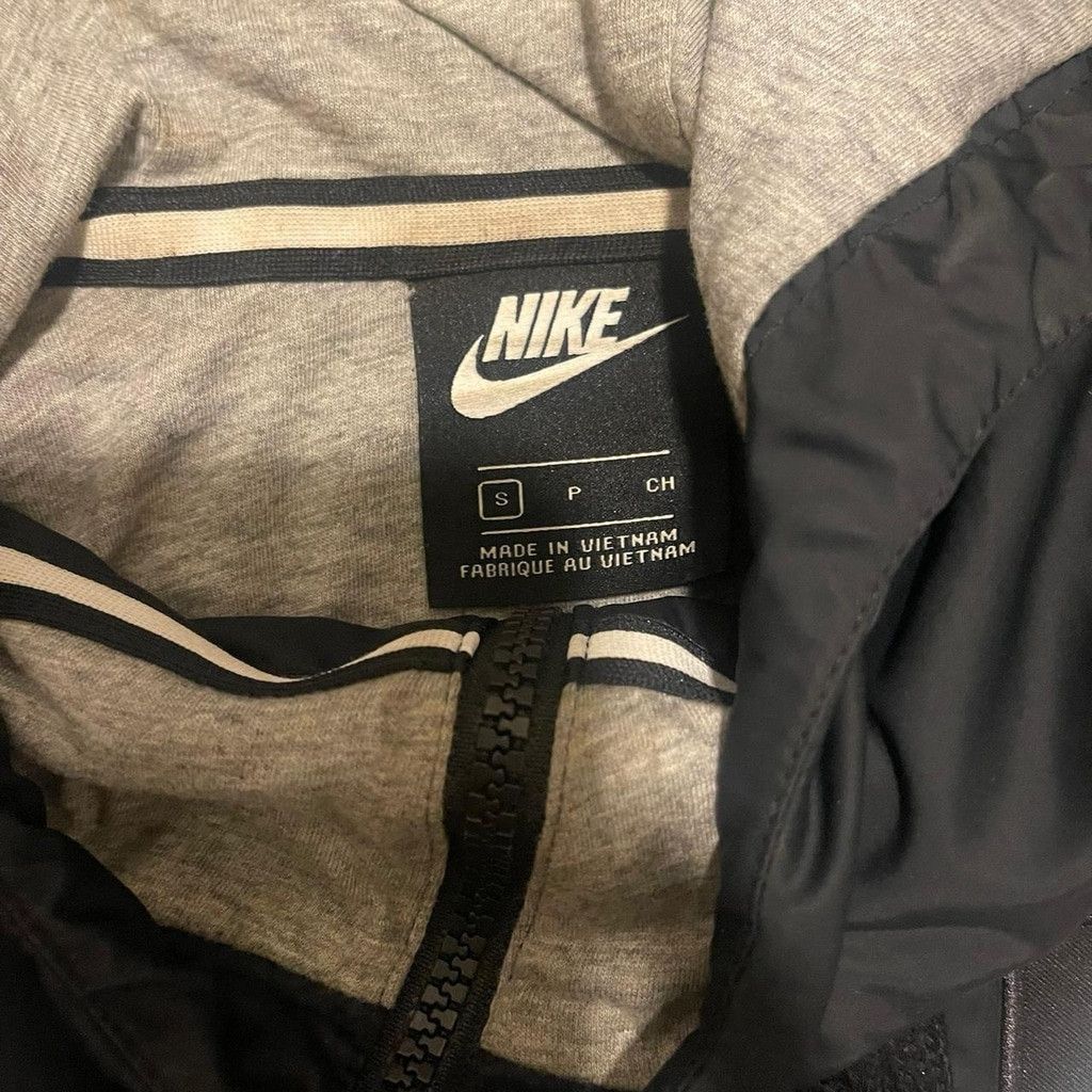 Nike Nike windbreaker jacket in black and white size S Size US S / EU 44-46 / 1 - 5 Thumbnail