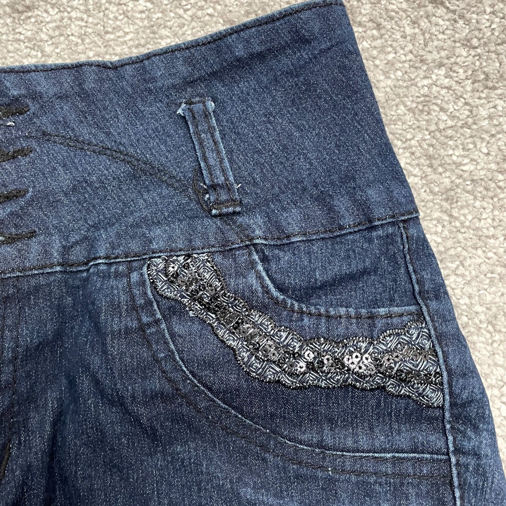 Vintage Diamante Jeans Diamante High Rise Denim Jeans Juniors 7 Blue Dark Wash Sequin Stretch 28x30 Skinny City Modern 7 Womens Size 28" / US 6 / IT 42 - 7 Thumbnail