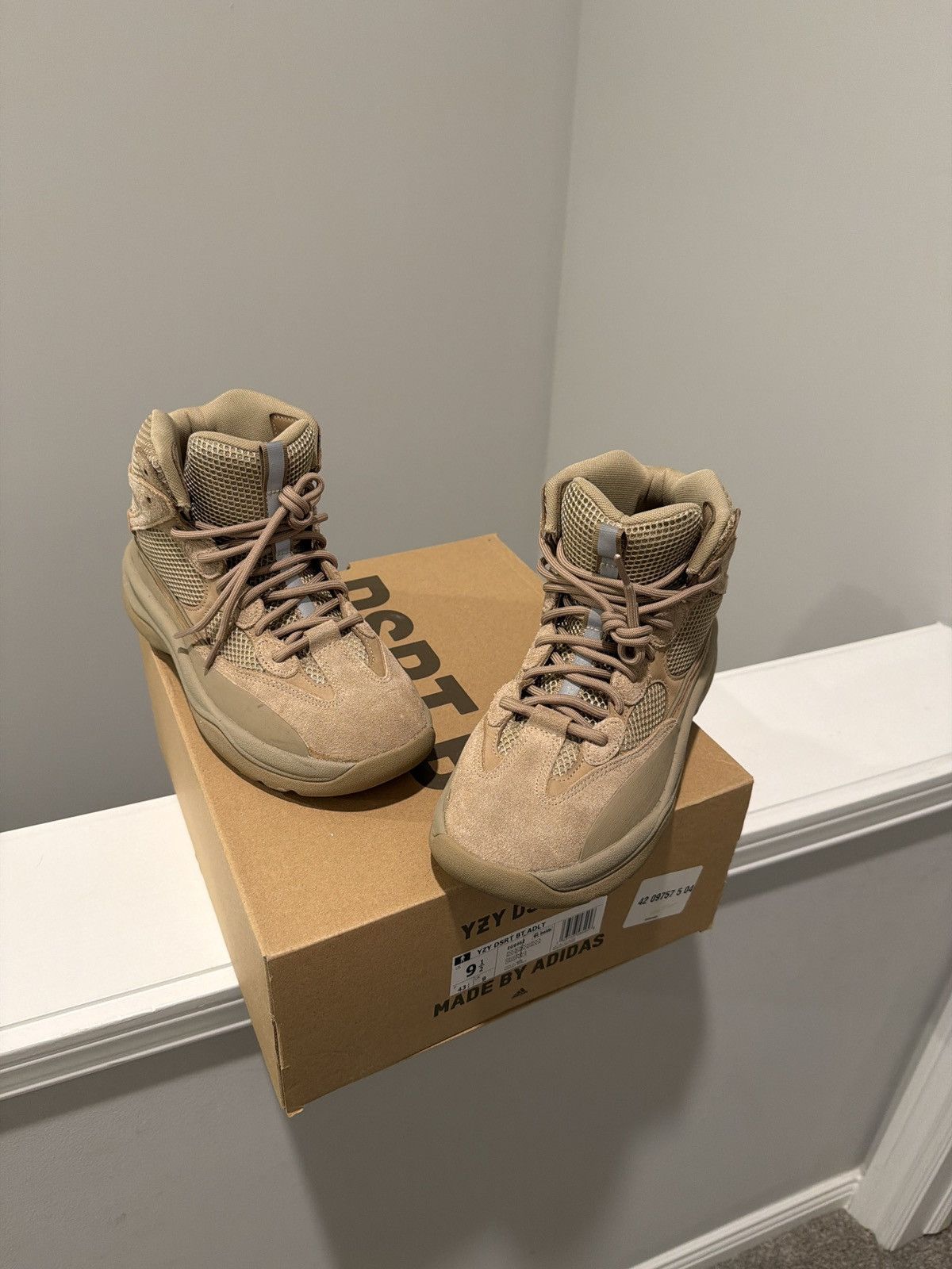 Yeezy Yeezy DSRT Boot - Sand Size US 9.5 / EU 42-43 - 1 Thumbnail