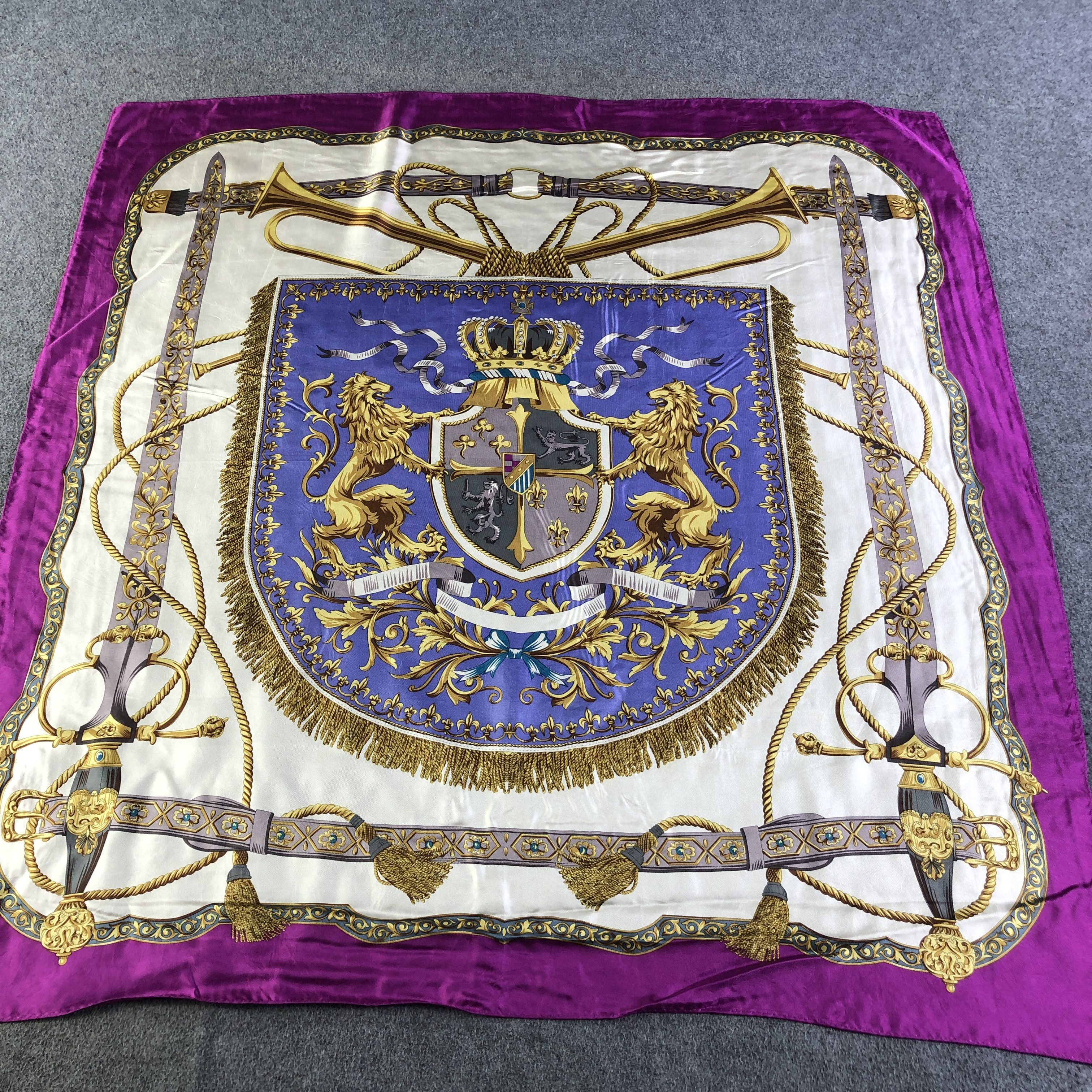 Vintage Unknown Coat of Arms Luxury Silk Scarf M1041 Size ONE SIZE - 2 Thumbnail