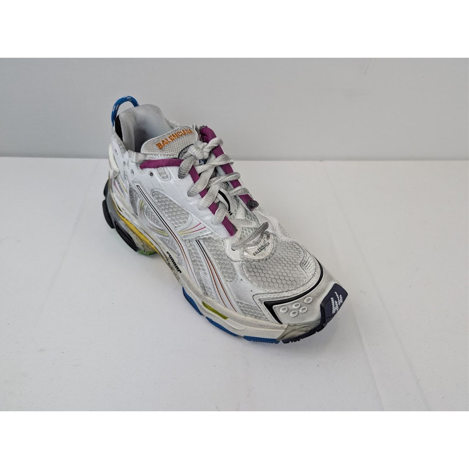 Balenciaga o1rshd1 Mesh Gardient Runner in White/Multicolor Size US 14 / EU 47 - 3 Thumbnail