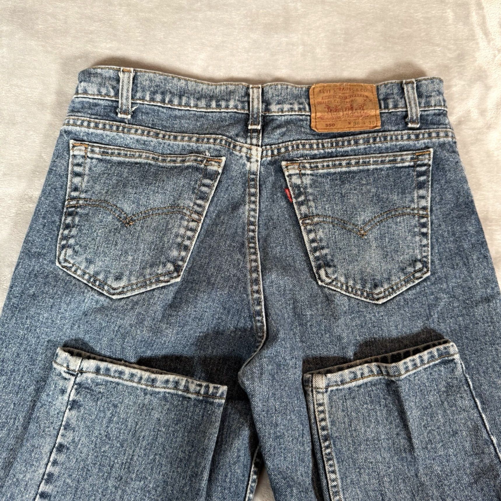Levi's VINTAGE Levi's 550 Jeans Mens 34x30 Relaxed Tapered Blue Denim 90s USA Size US 34 / EU 50 - 2 Thumbnail