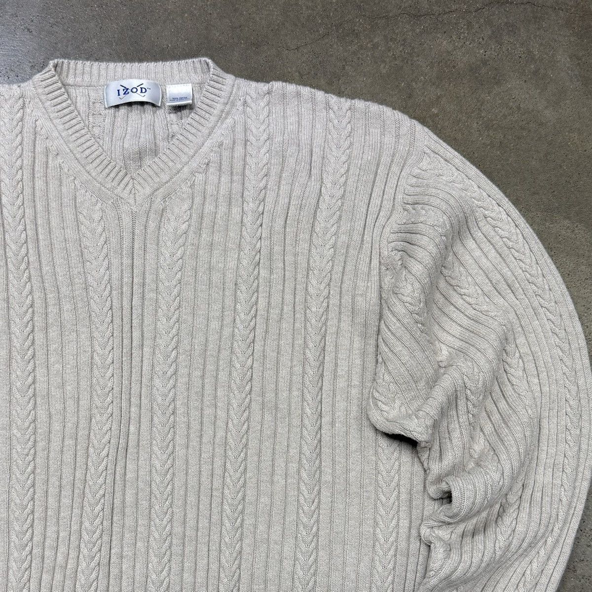 Izod Vintage IZOD V-Neck Cable Knit Sweater Ivory Preppy Size US XL / EU 56 / 4 - 2 Thumbnail