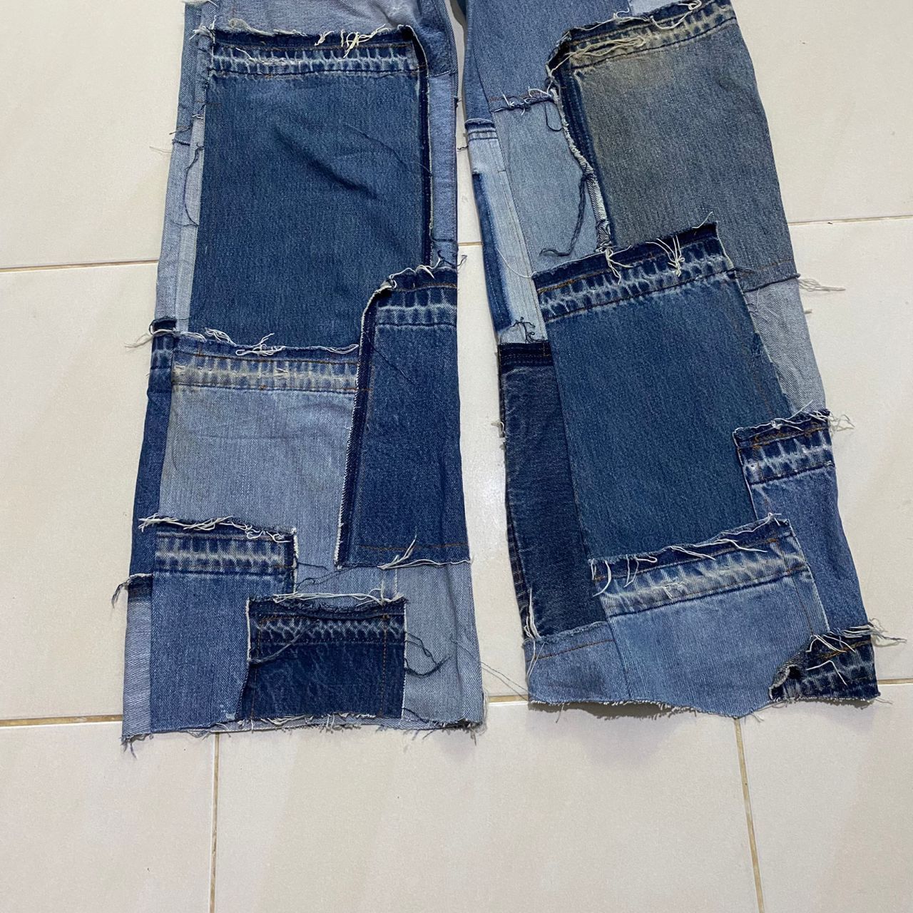 Levi's Vintage Levis 550 Relaxed Fit Patchwork Reworked Denim Size US 33 - 14 Thumbnail