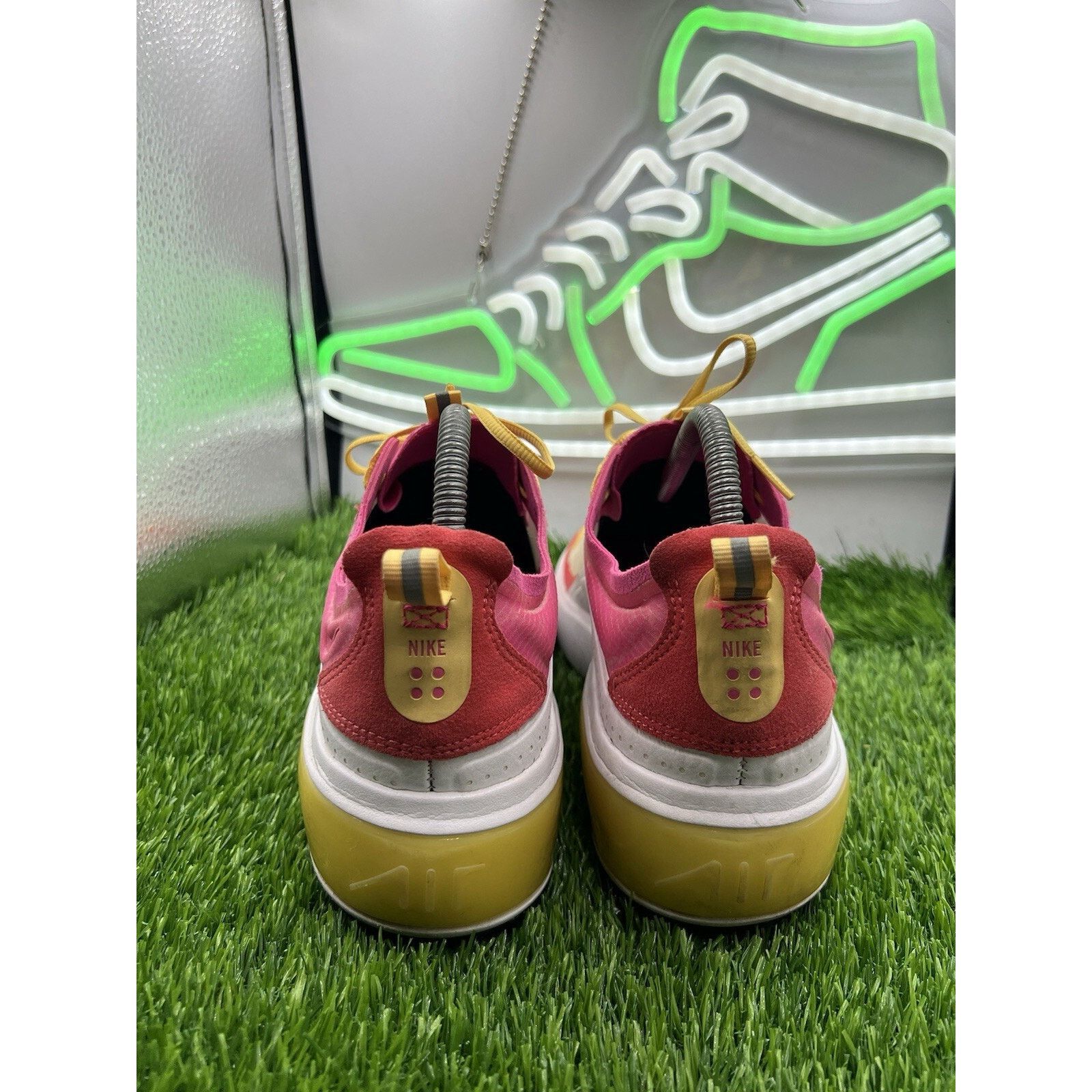 Nike Nike Womens Air Max Dia SE Sneakers Size 9 Size US 9 / IT 39 - 4 Thumbnail