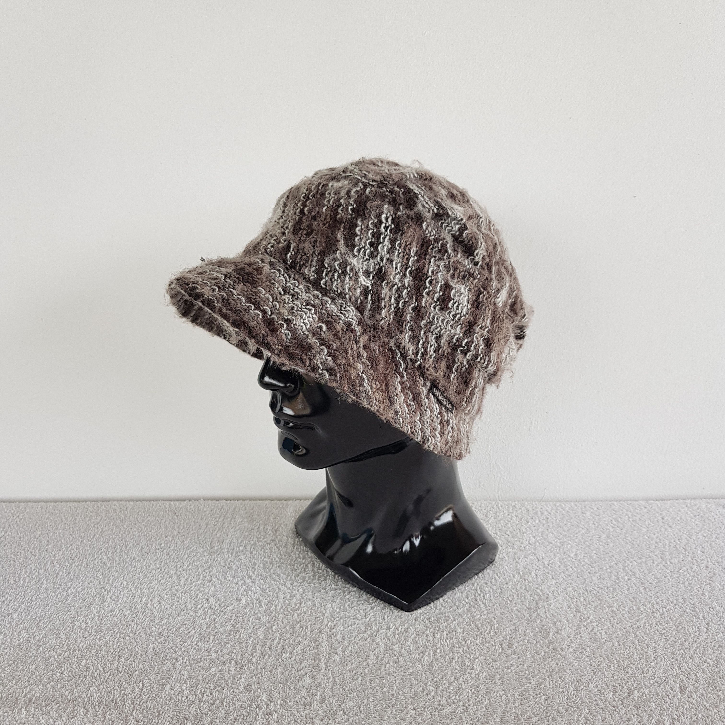 Ellesse Vintage Ellesse Buckle Hats Beanie Snow Cap. Size ONE SIZE - 1 Thumbnail