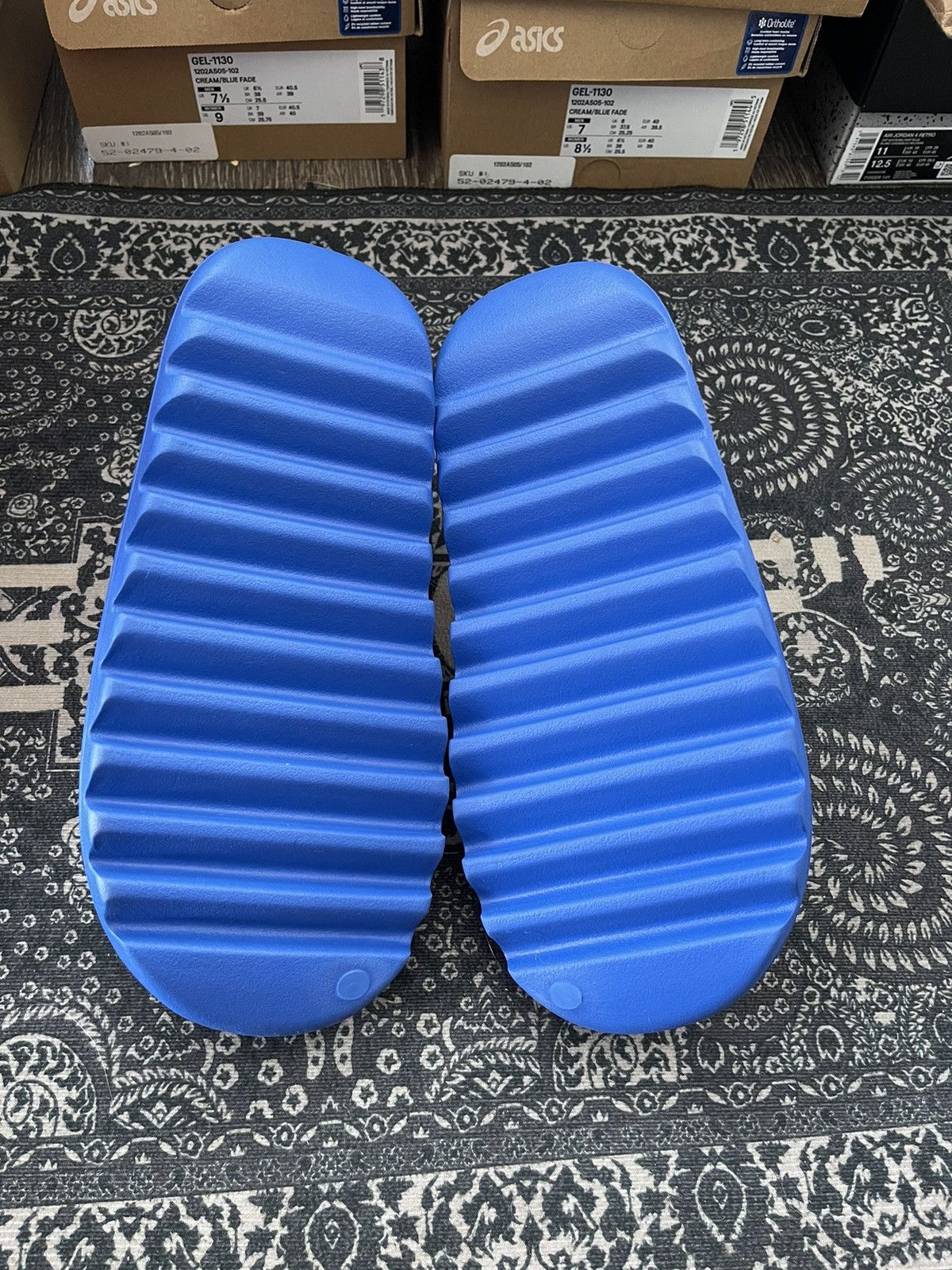 Adidas Yeezy Slide ‘Azure’ Size US 10 / EU 43 - 3 Thumbnail